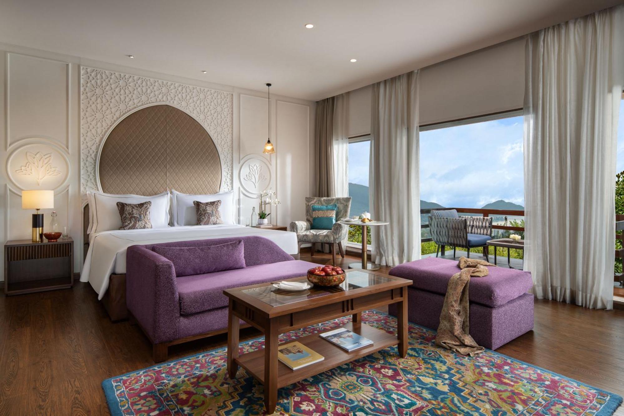 Grand Luxury Room King Bed,1630873783:JPEG