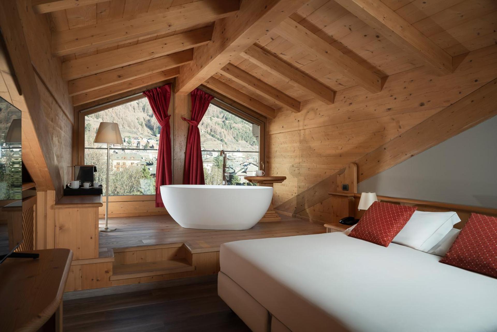 Deluxe Double Room with Bath