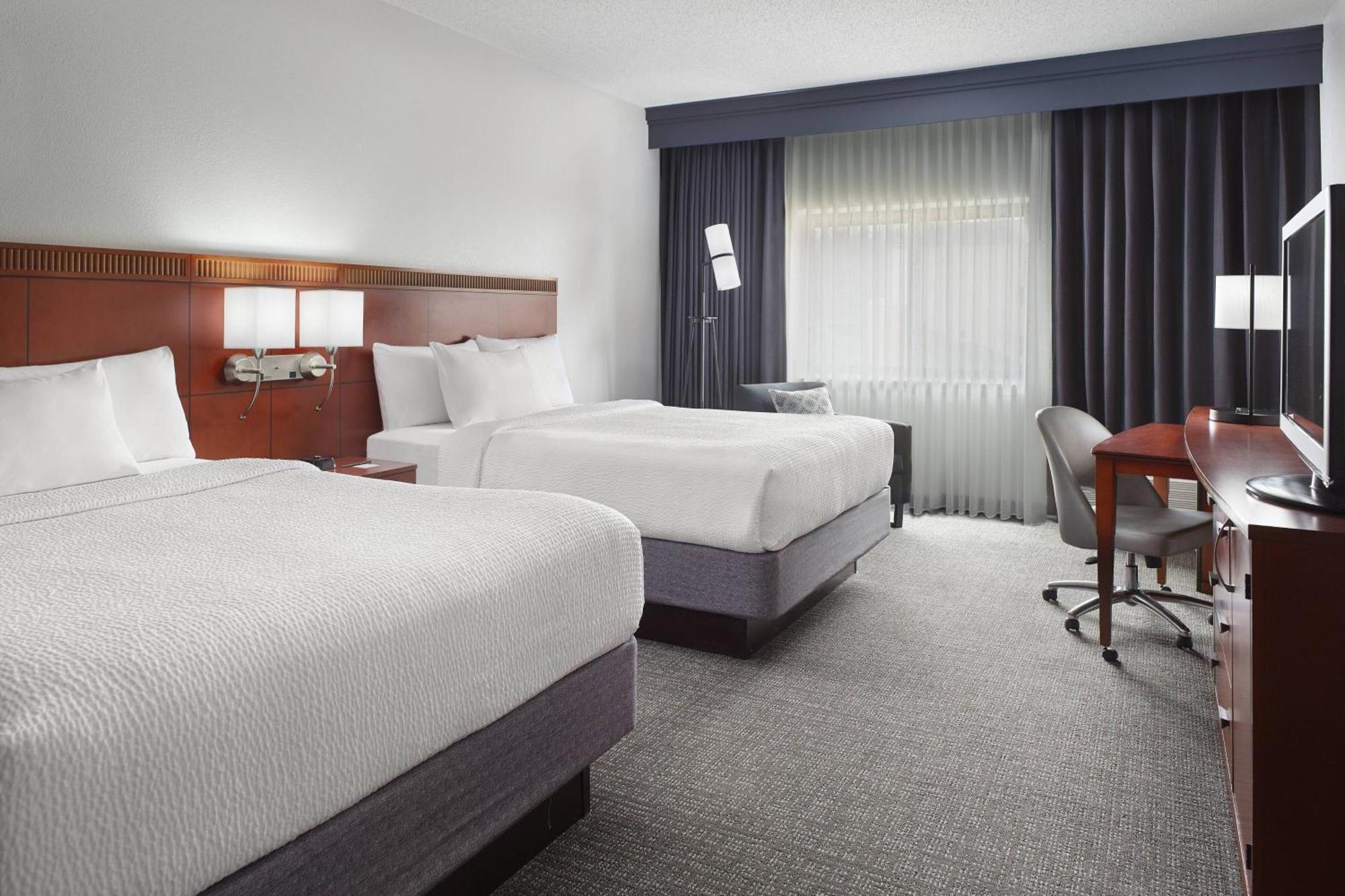 Queen Room with Two Queen Beds - Hearing Accessible,1705742683:JPEG
