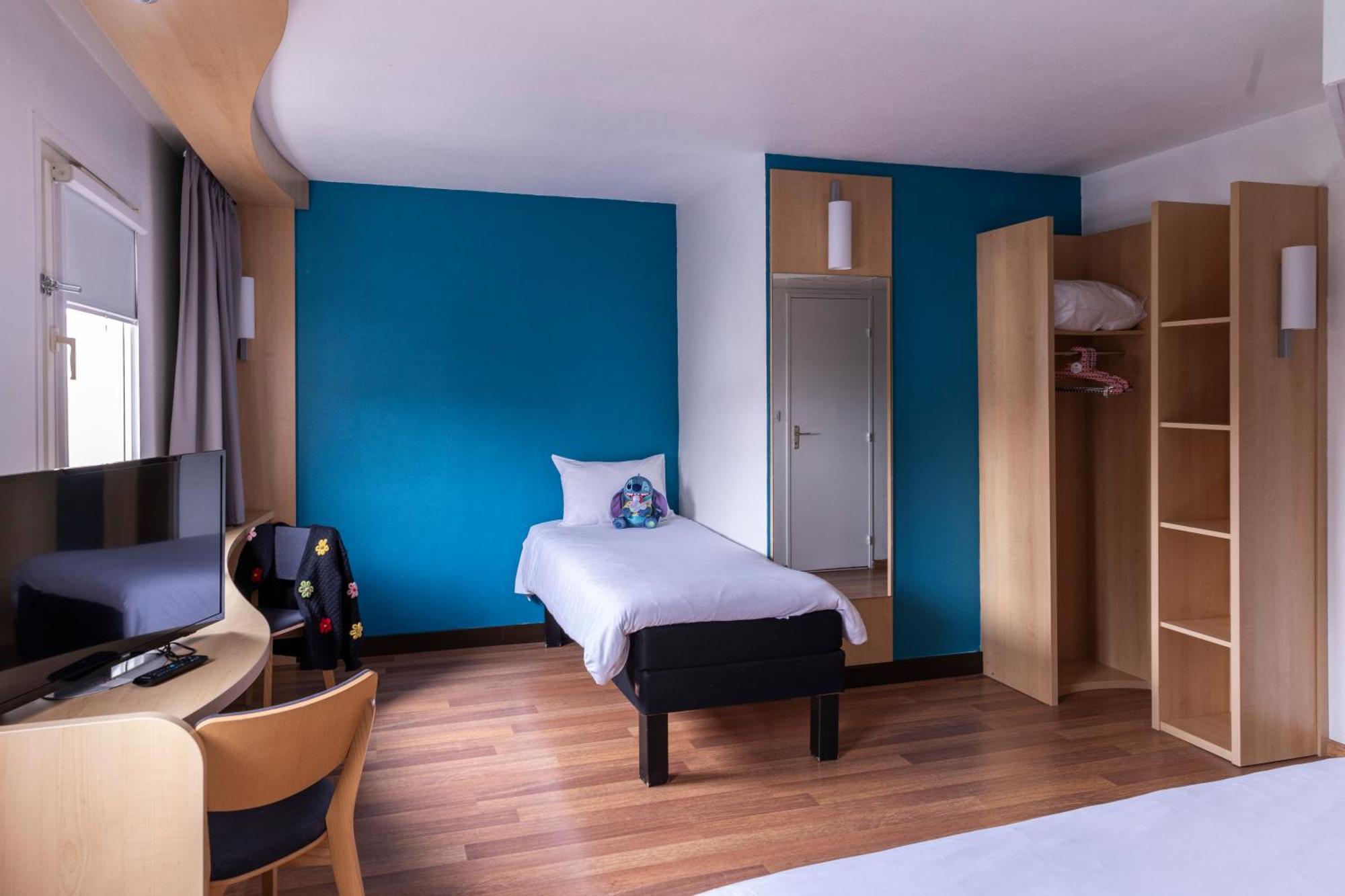 Standaard Kamer met 1 Tweepersoonsbed en 1 Eenpersoonsbed