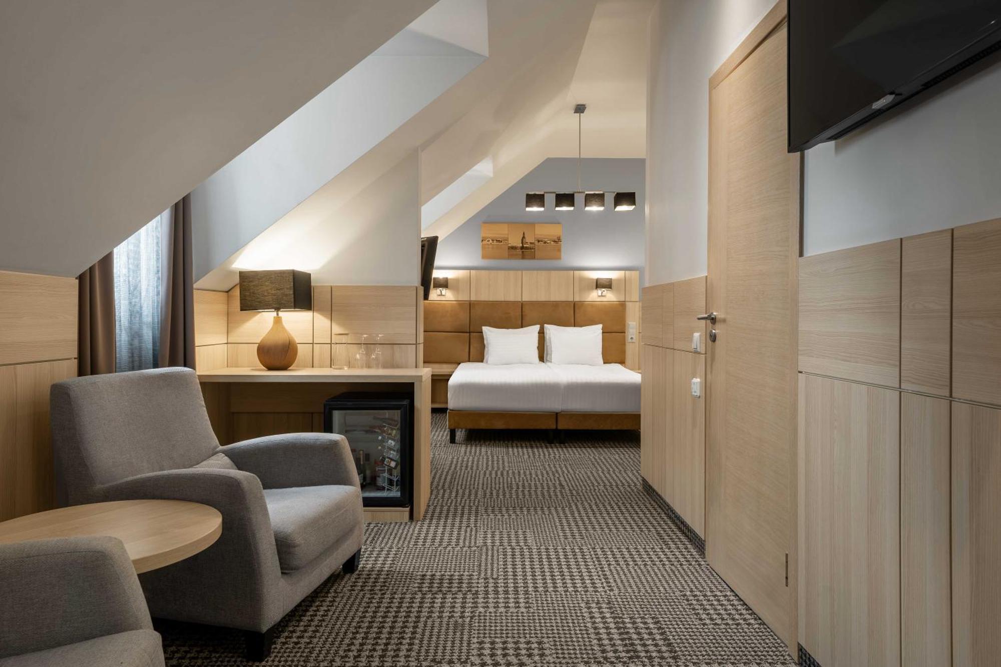 Junior Suite,1637726355:JPEG