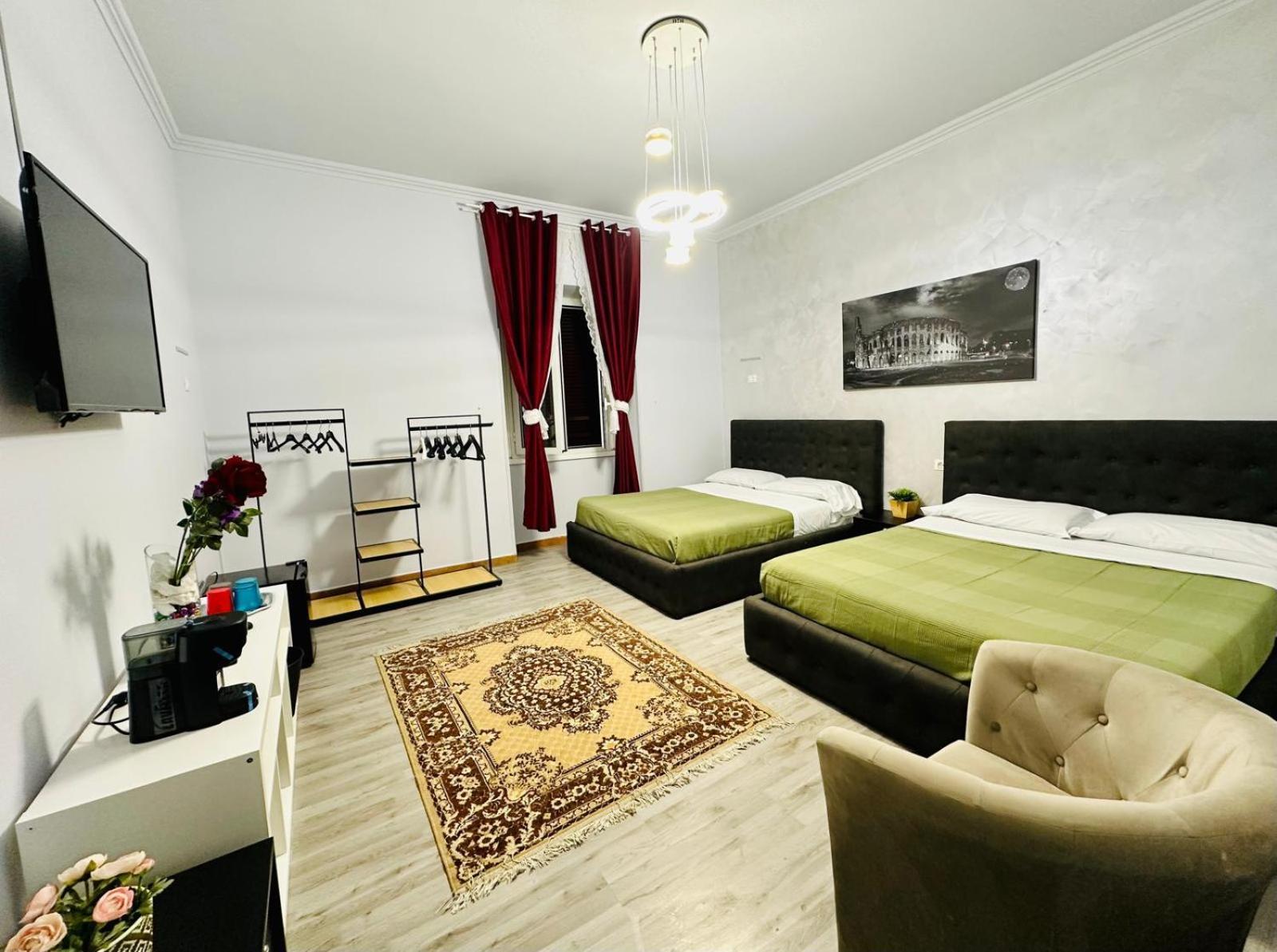 Camera Familiare con Bagno Privato