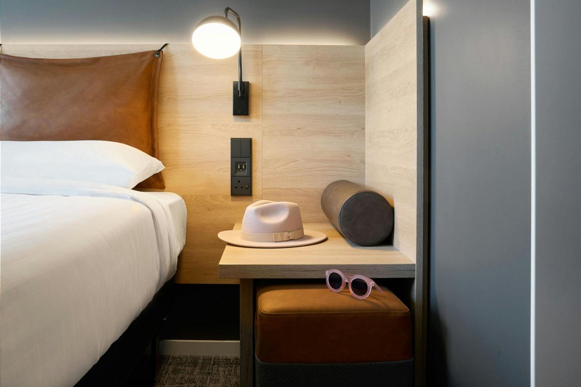 Moxy Queen Room