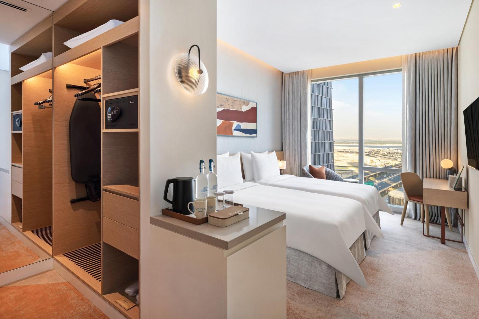 Deluxe Room Twin City View