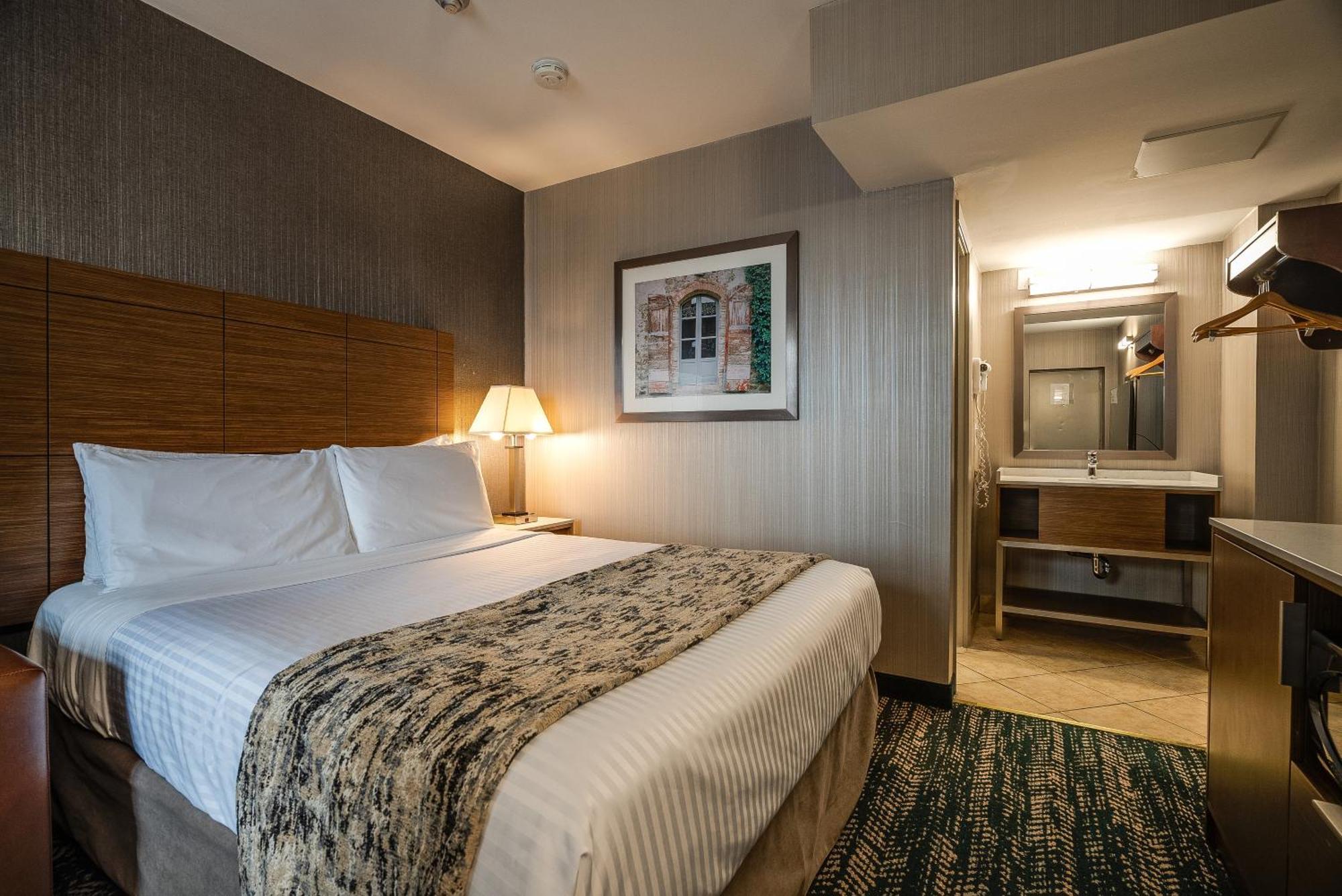 Queen Suite