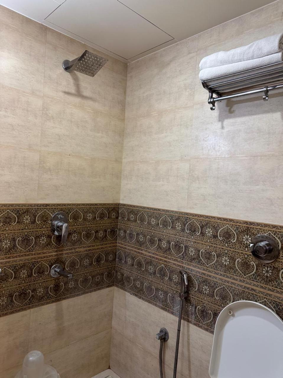 Deluxe Single Room,1639479272:JPEG