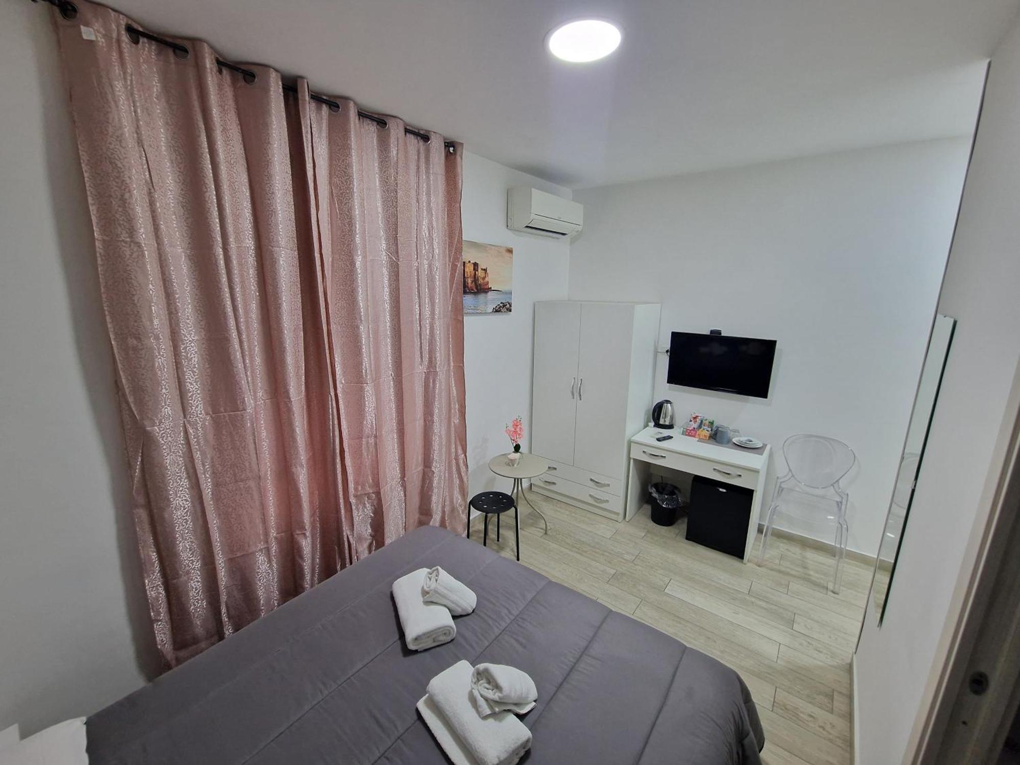 Double Room Private Bathroom