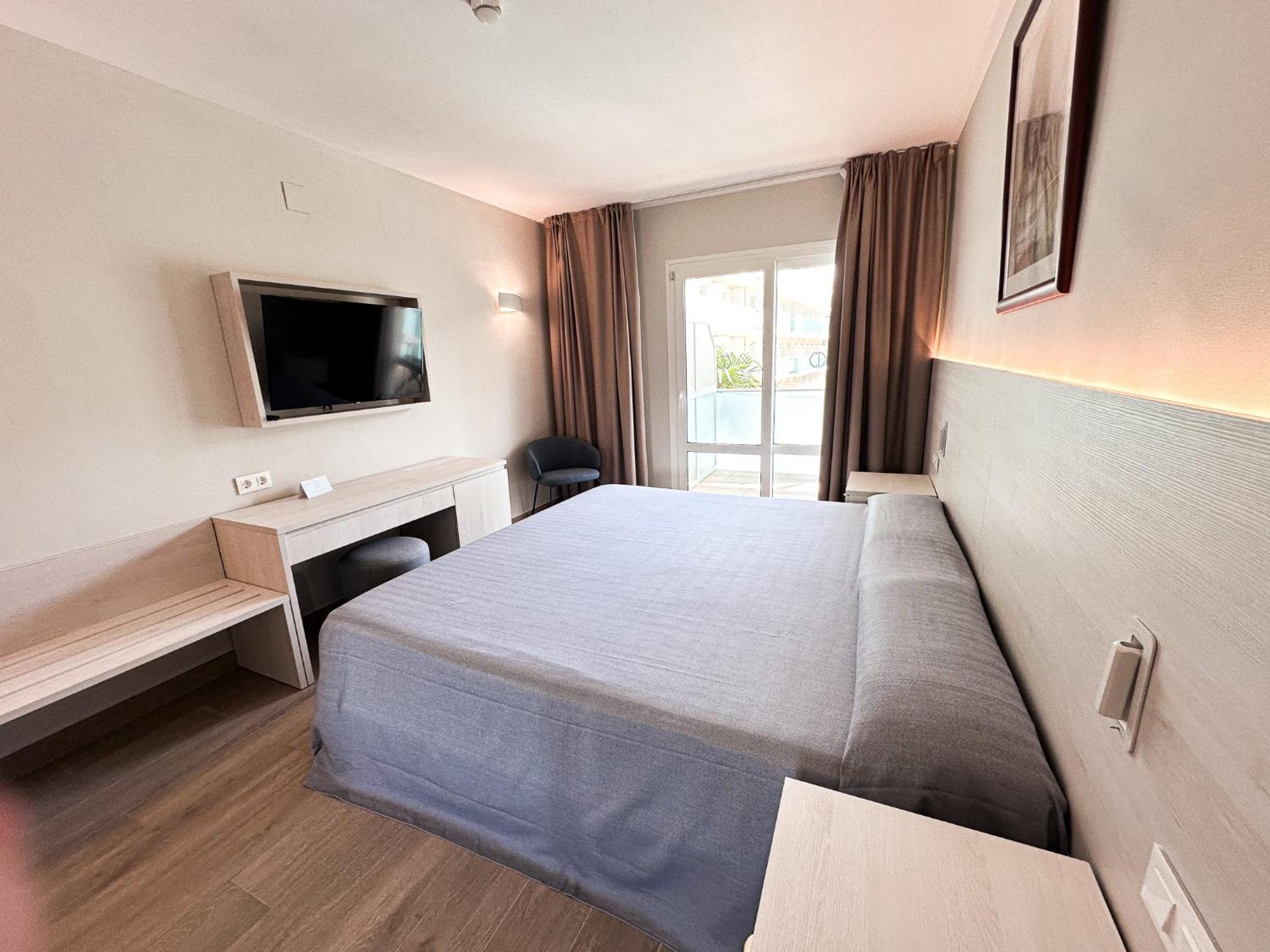 Superior Room with Pool View,1641010637:JPEG