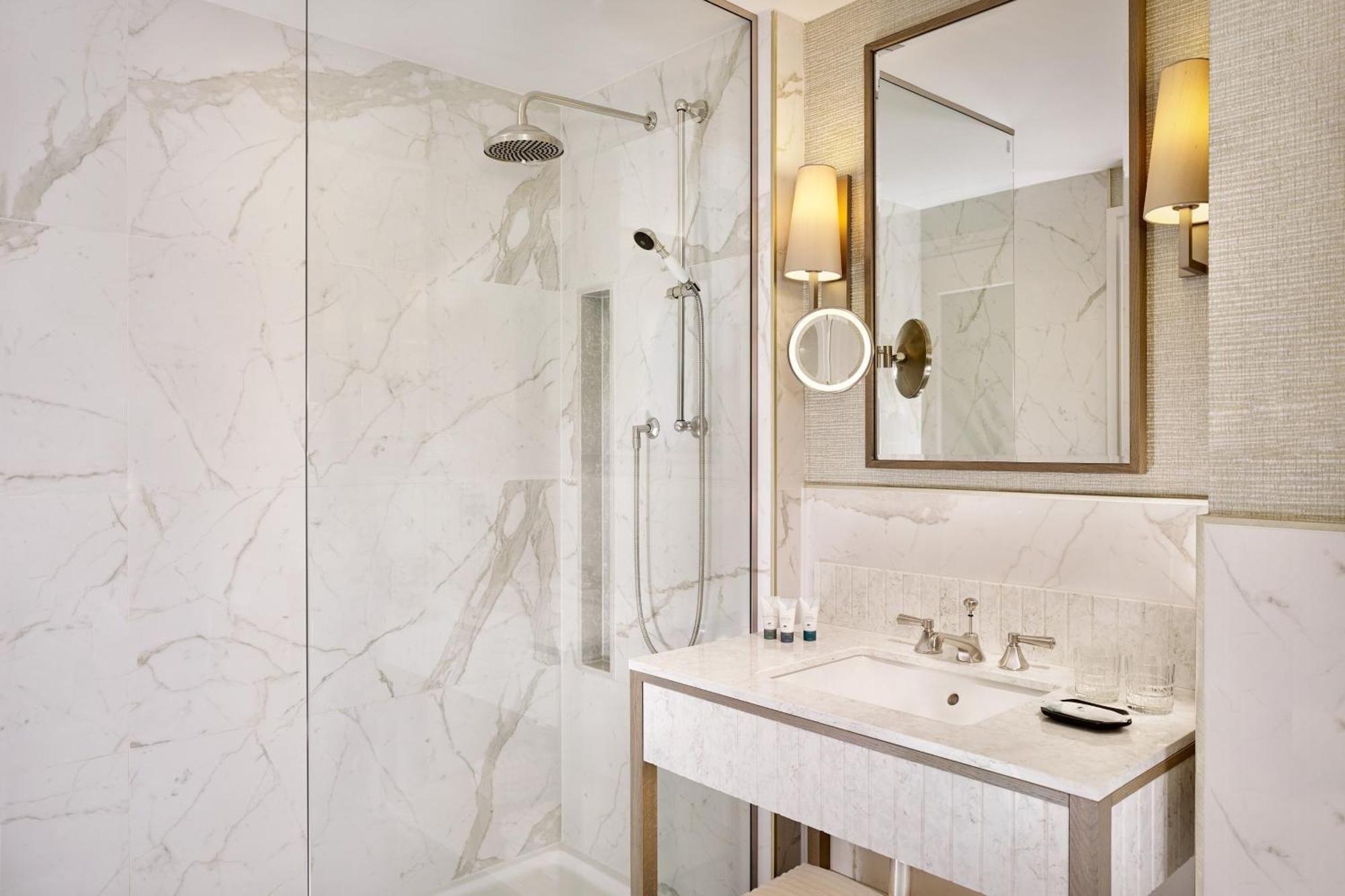 Superior Heritage Deluxe King Room City View
