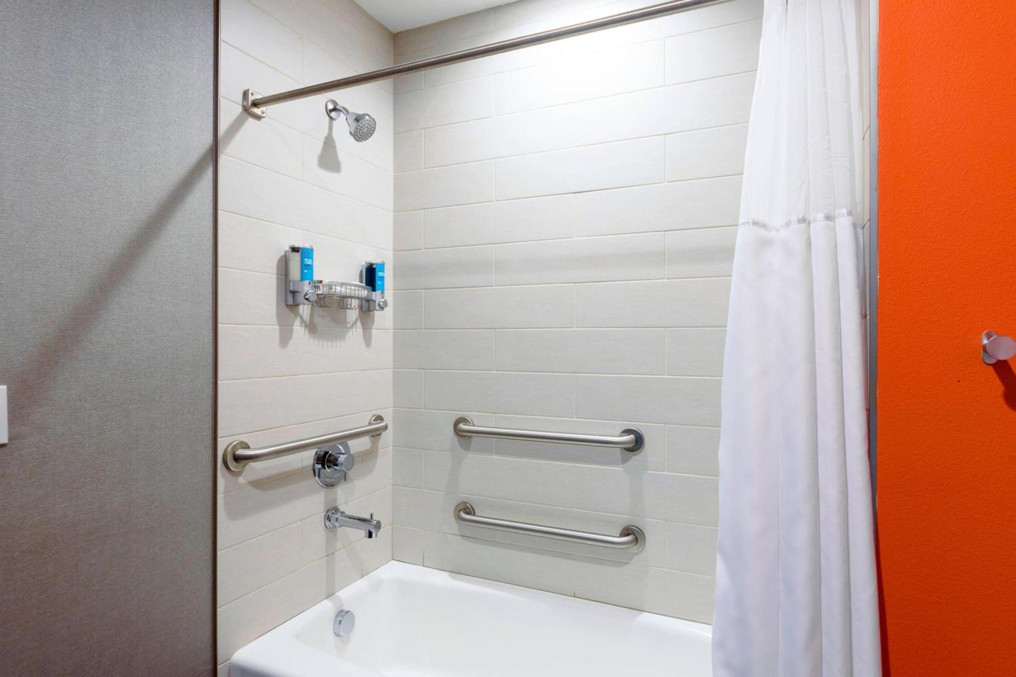 Savvy, Larger Guest room, 1 King,1643194223:JPEG