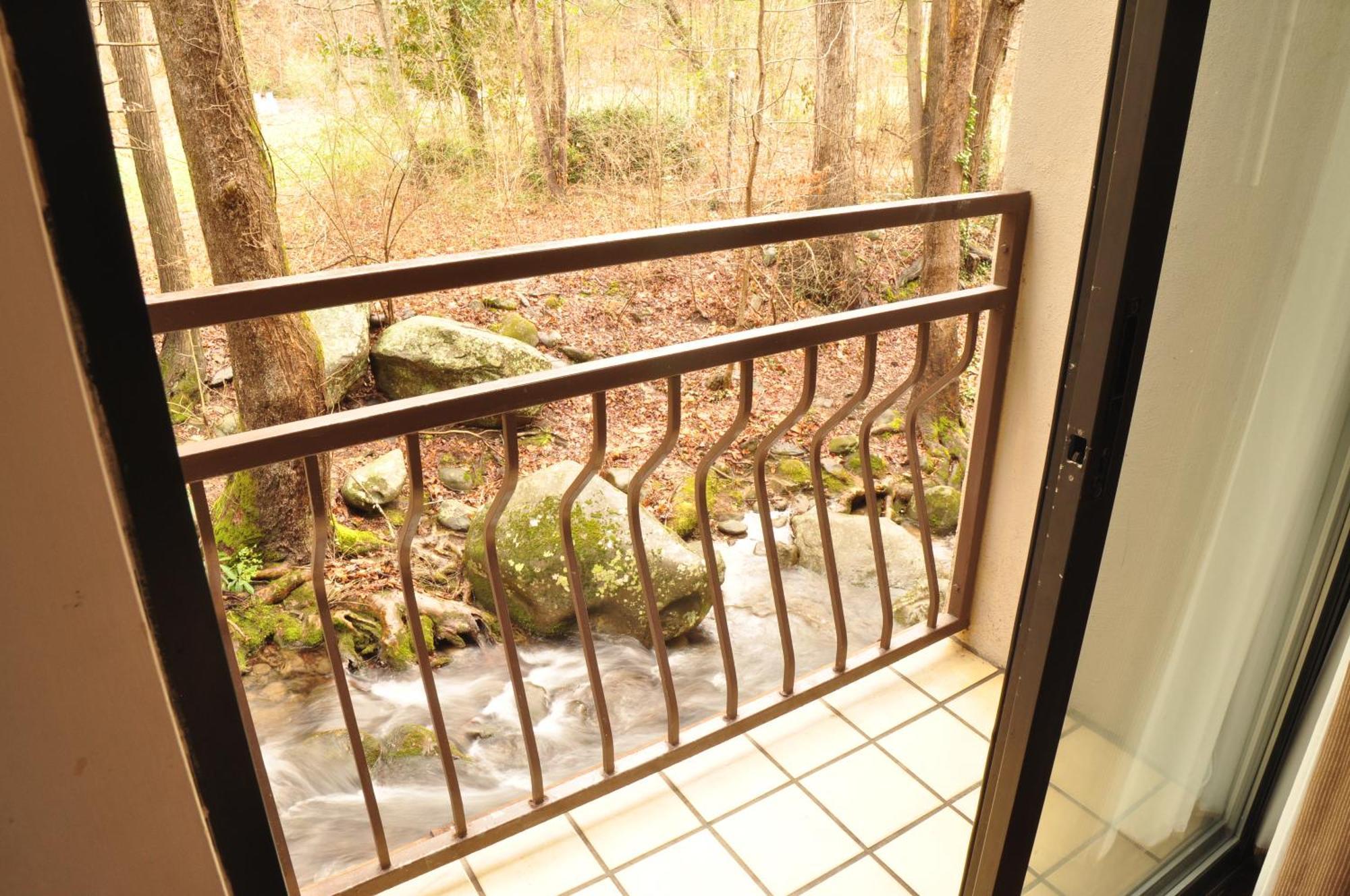 Double Room Balcony No Pets