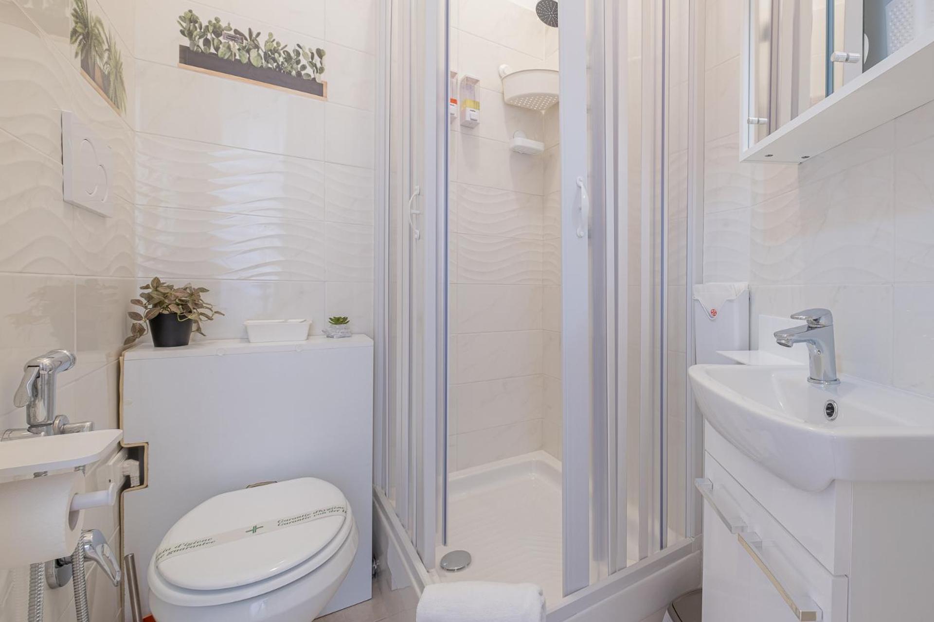 Double Room Private Bathroom