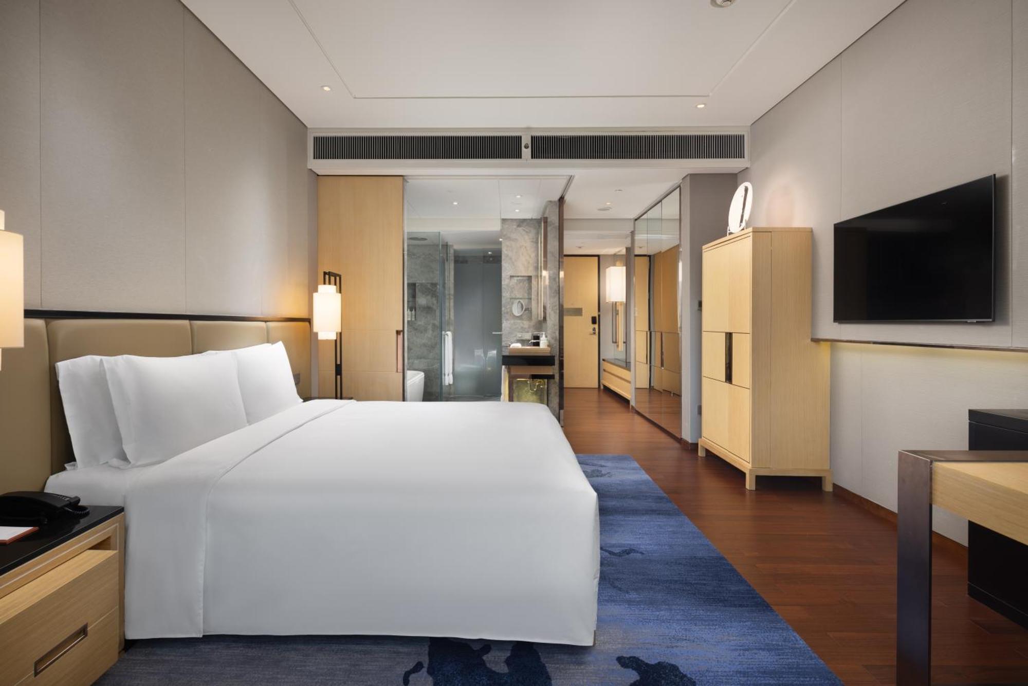 Superior Room King