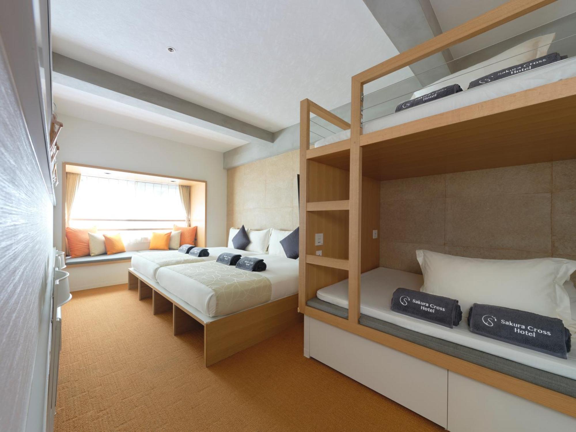 Deluxe Family Room,946920733:JPEG