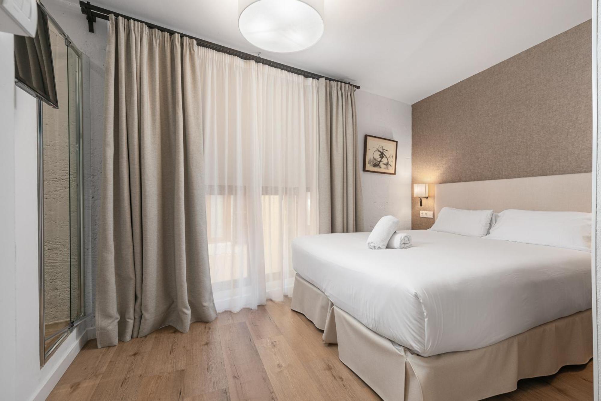 Petite Double Room