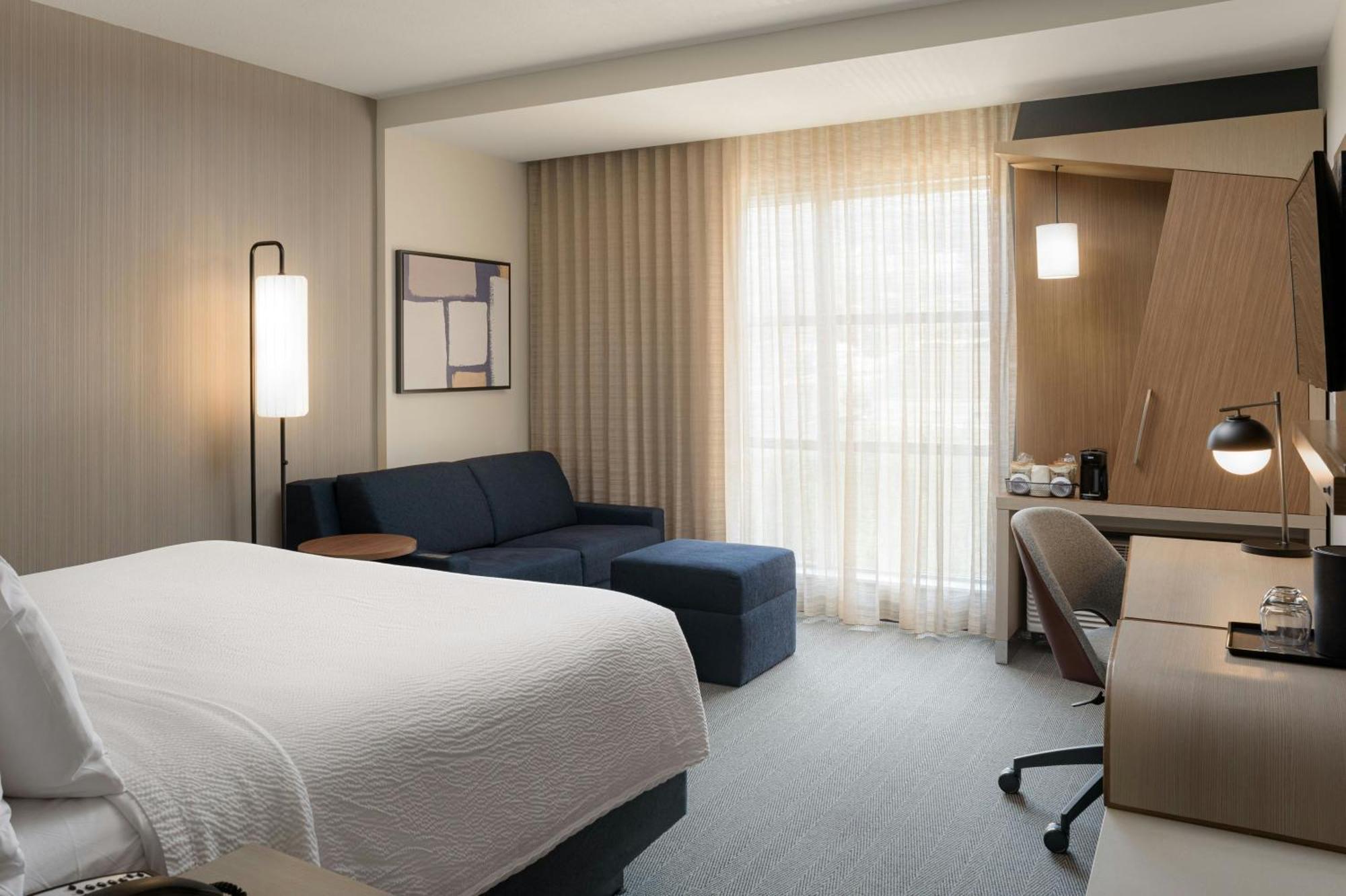 King Room,1649045290:JPEG