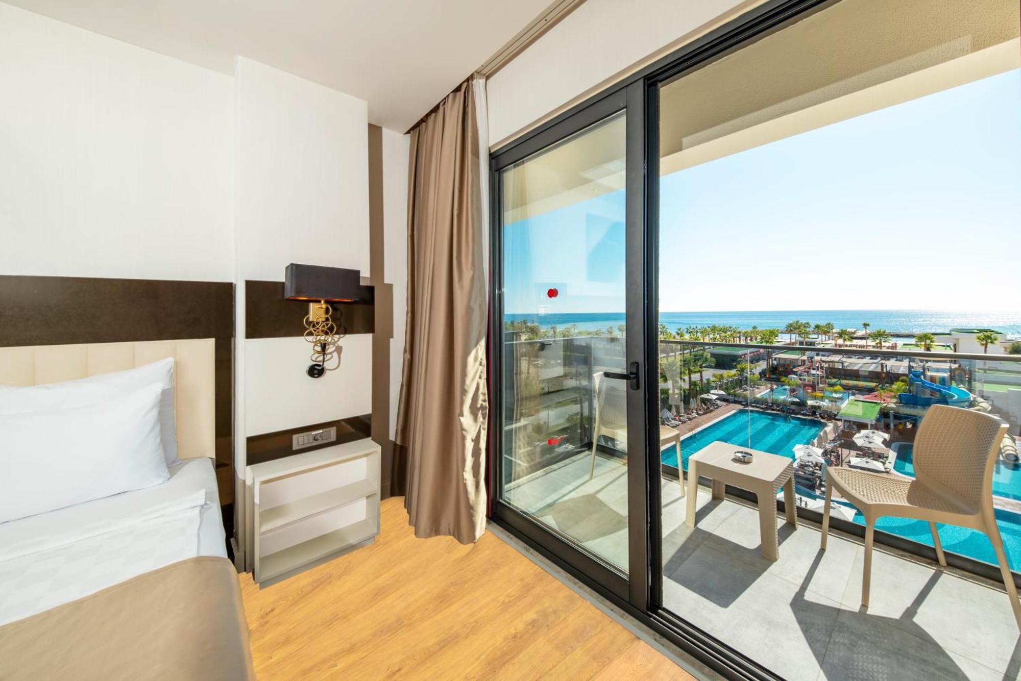 Deluxe Double Room Balcony Sea View,1649168692:JPEG