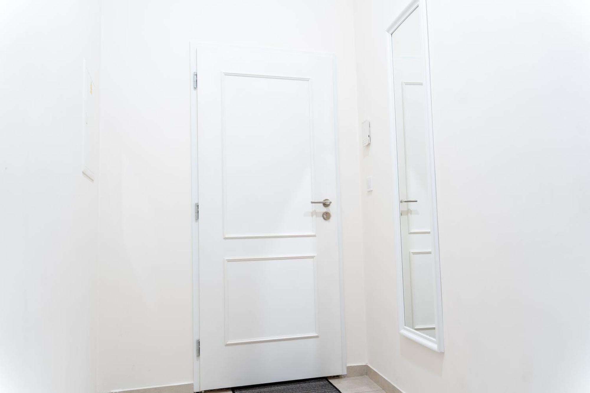 Spacious Studio with Kitchen,1668140049:JPEG