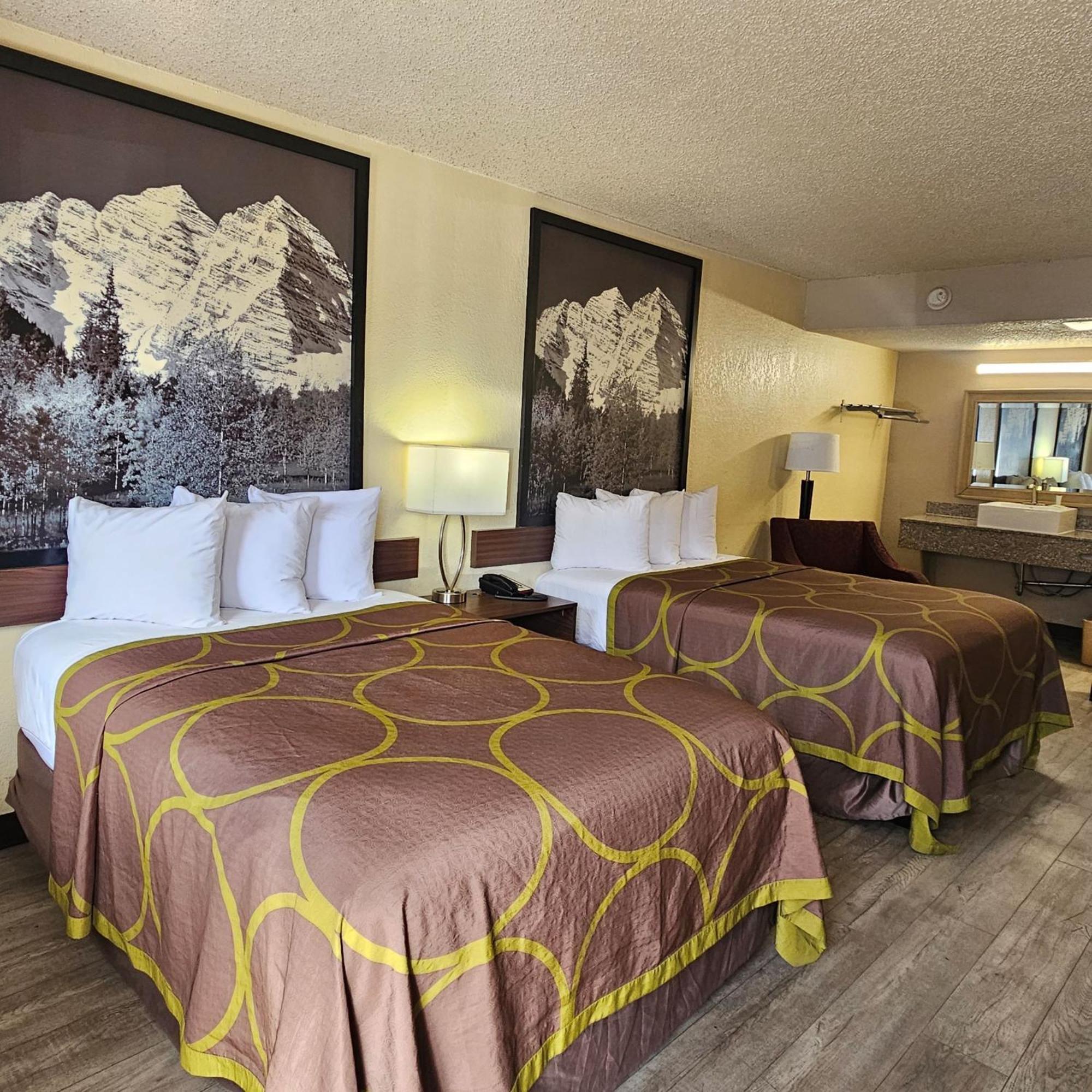 Double Room Two Double Beds Non-Smoking