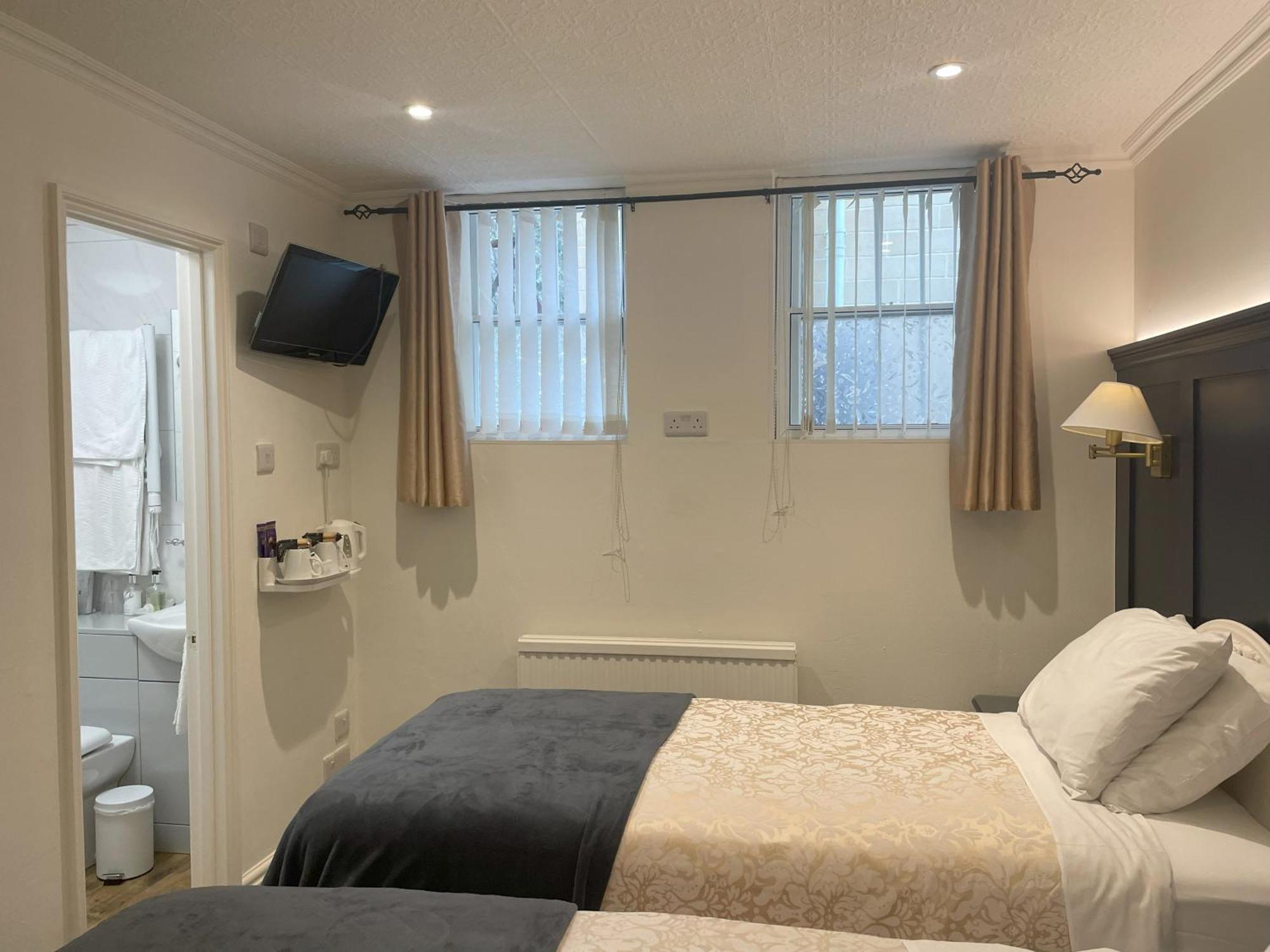 Small Semi-Basement Twin Room