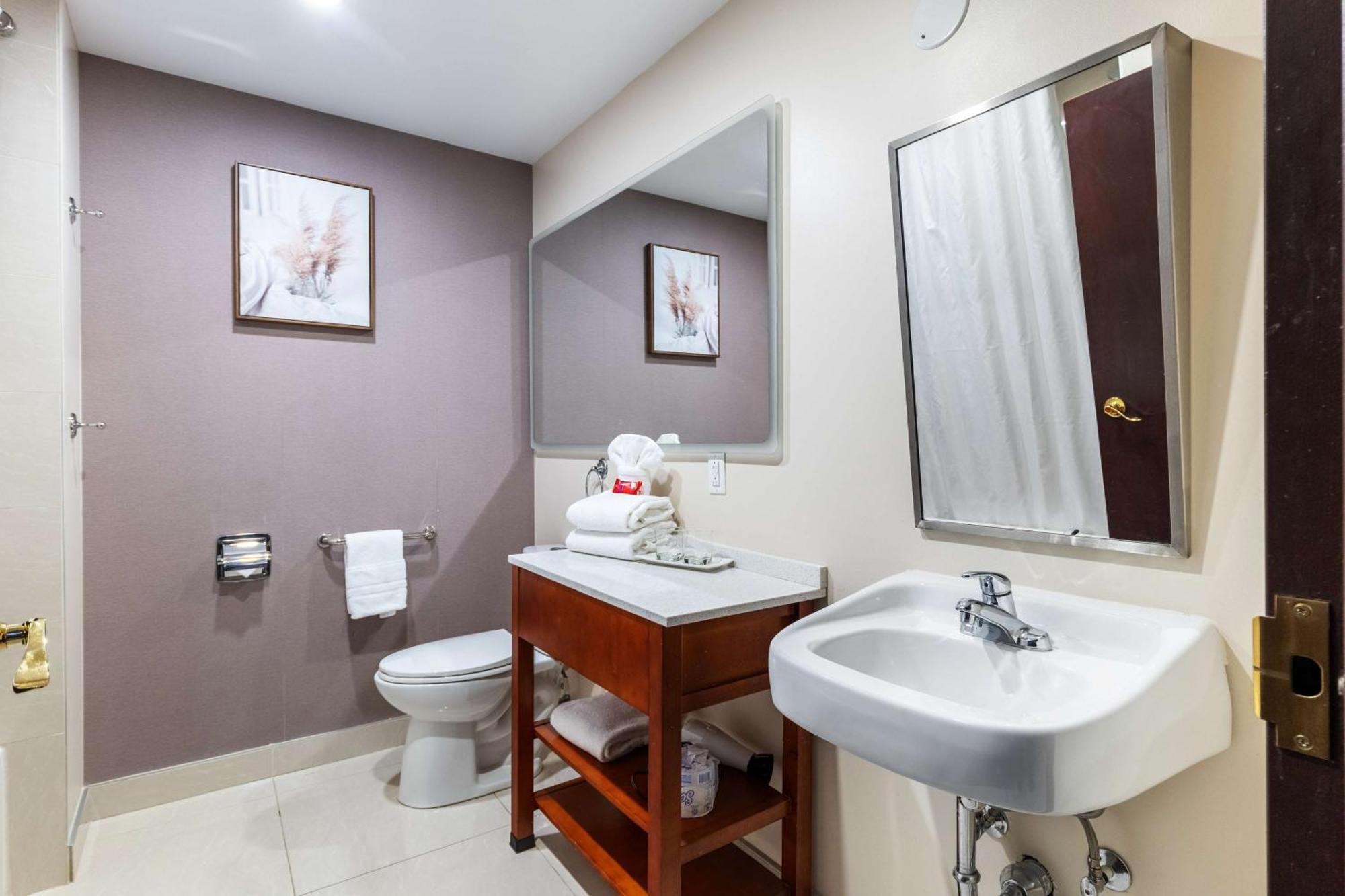 Efficiency King Suite - Disability Access/Non Smoking