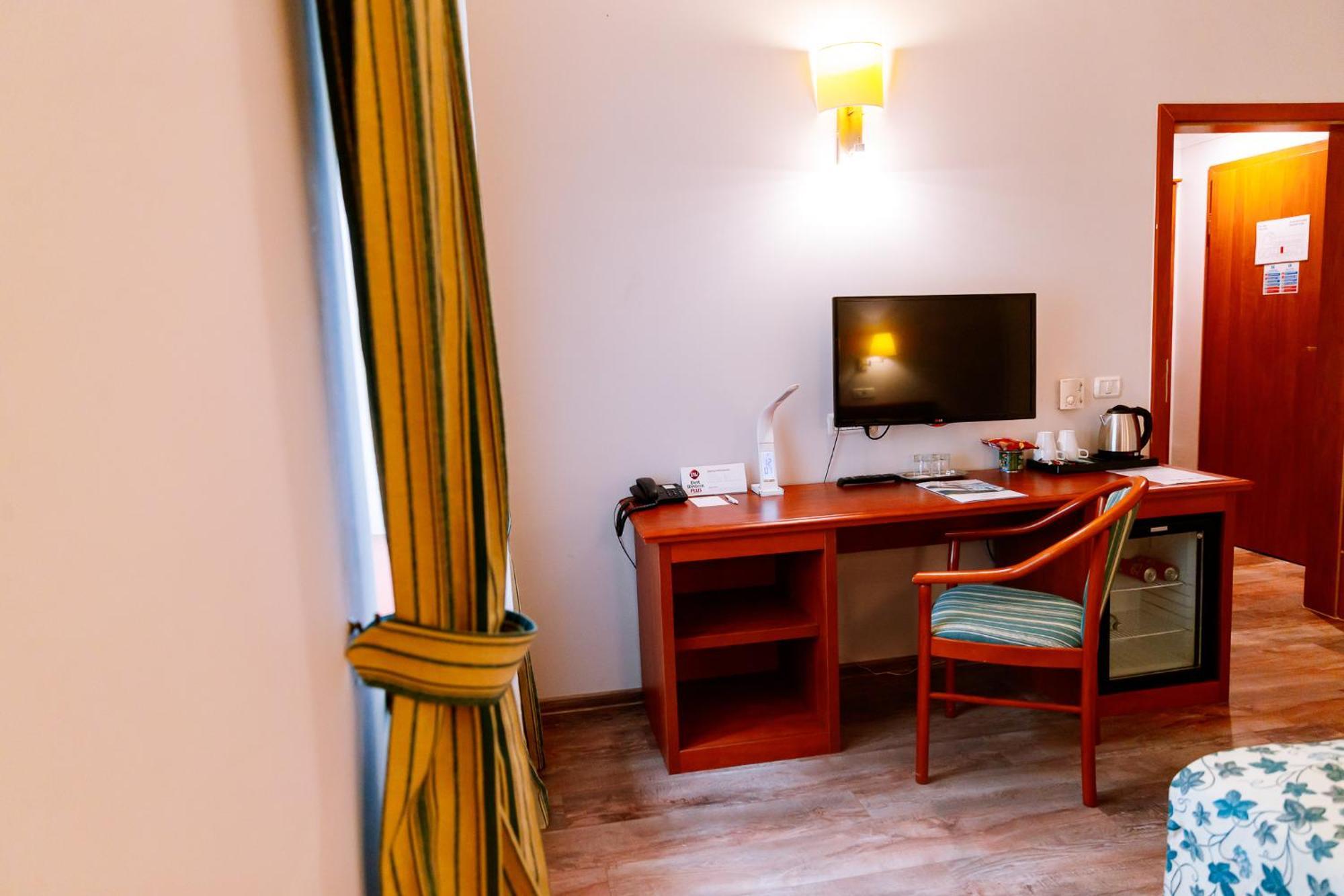 Family King Suite Non-Smoking