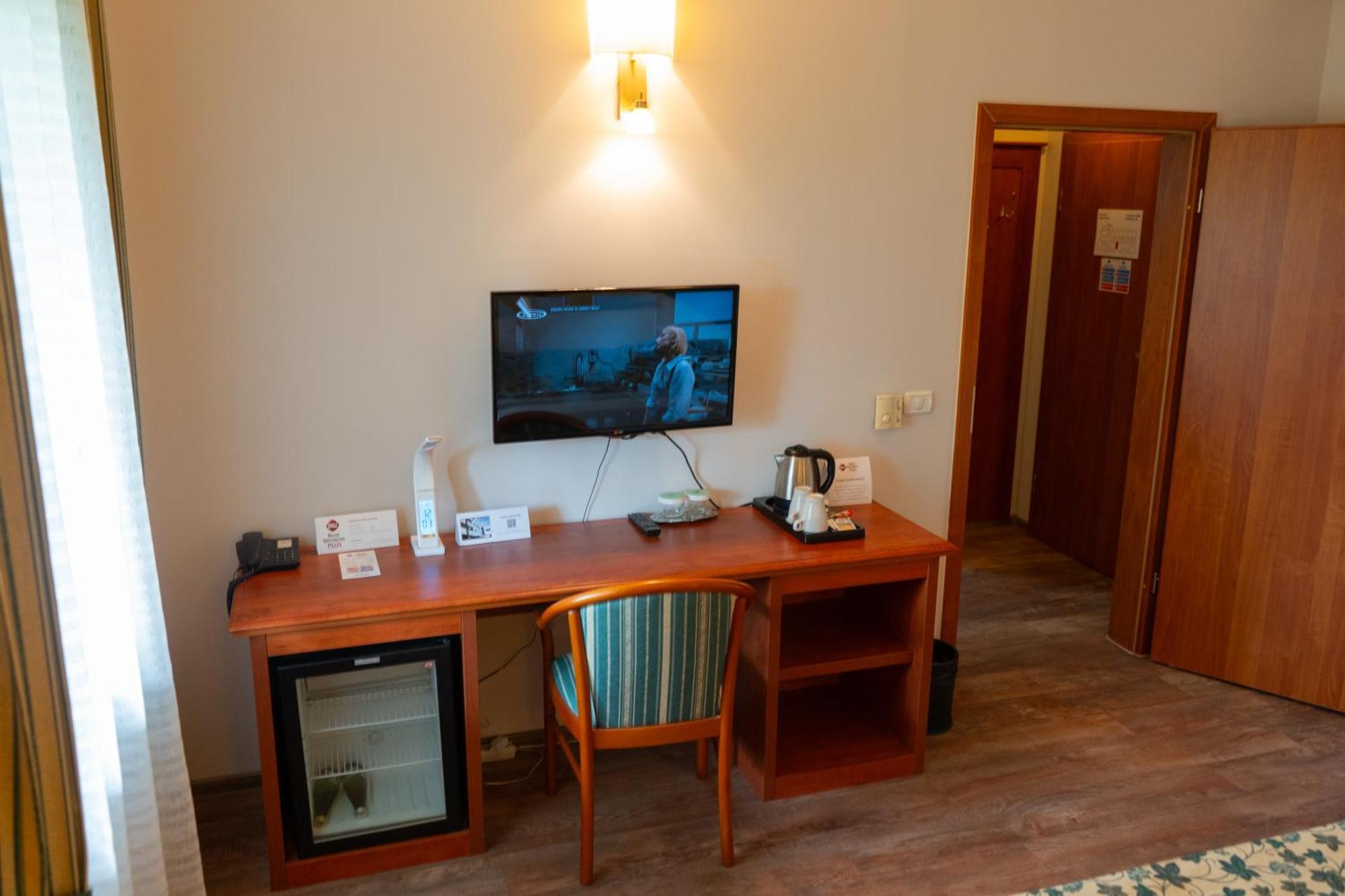 Family King Suite Non-Smoking