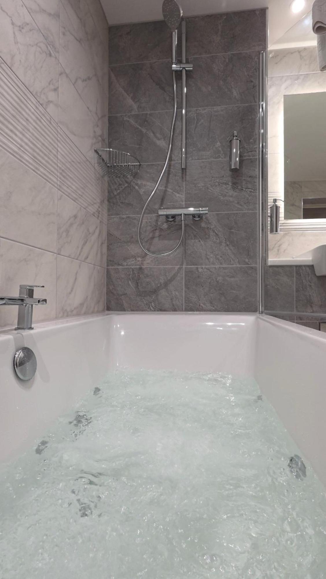 Double Room Spa Bath,1654257859:JPEG
