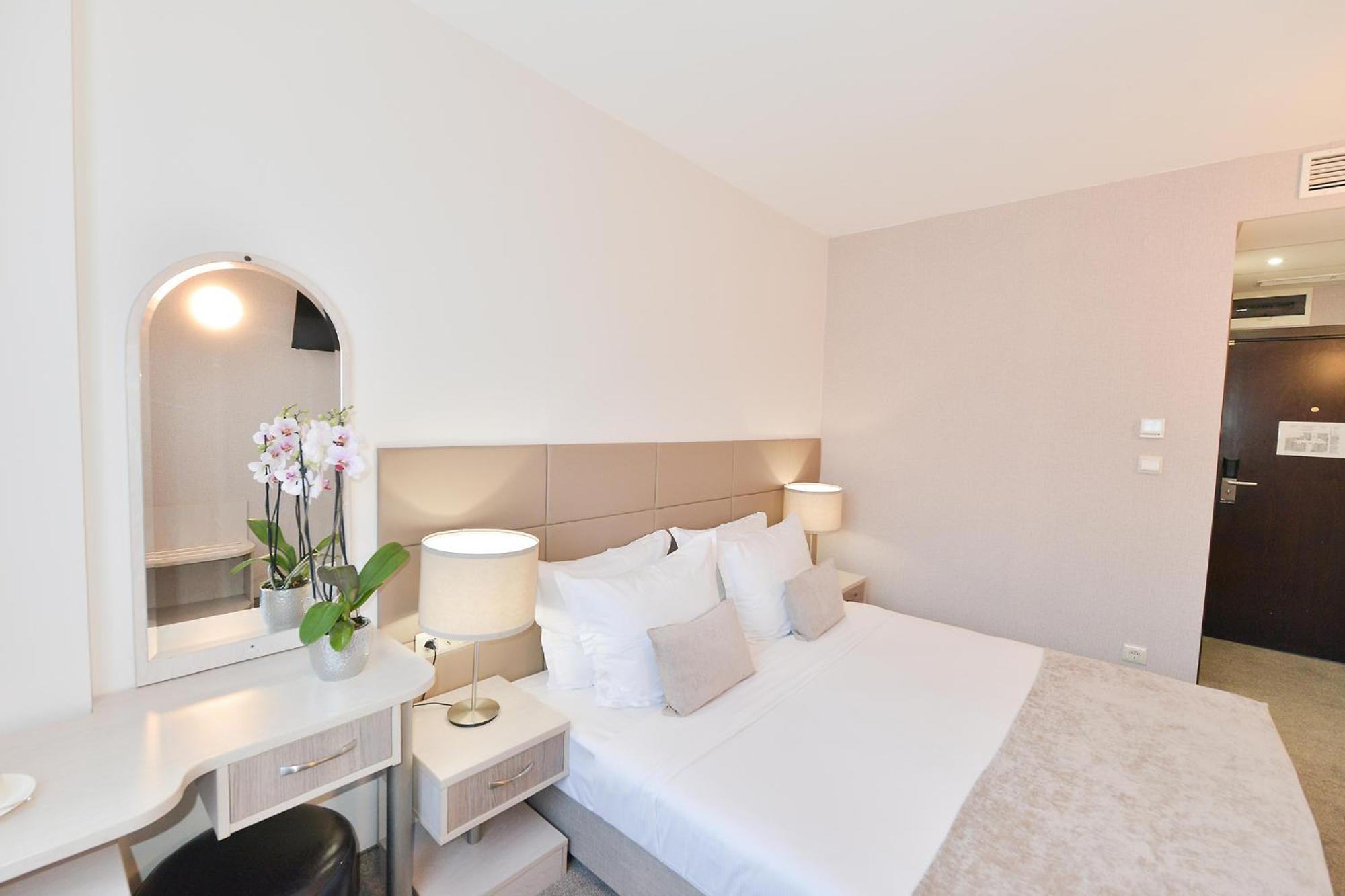 Double Room Double Bed Non-Smoking