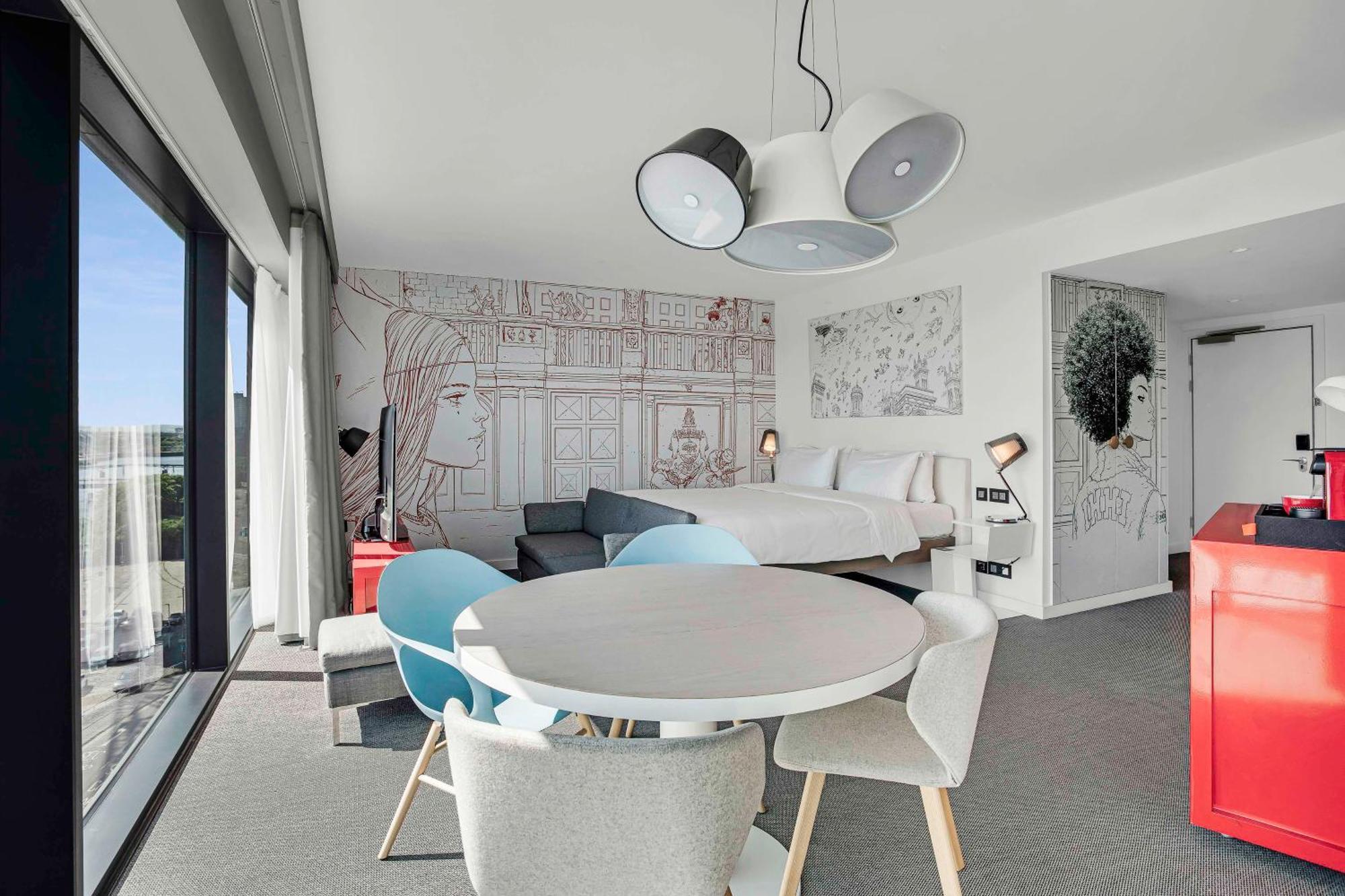 Corner Suite with River View,1657193432:JPEG