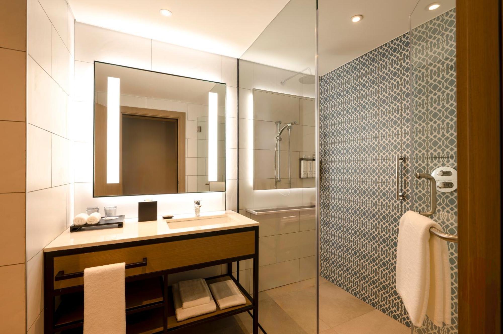 Junior King Suite