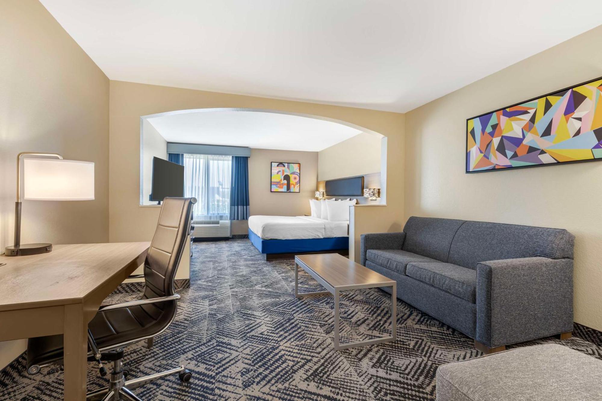King Suite with Sofa Bed - Non-Smoking,1658754490:JPEG