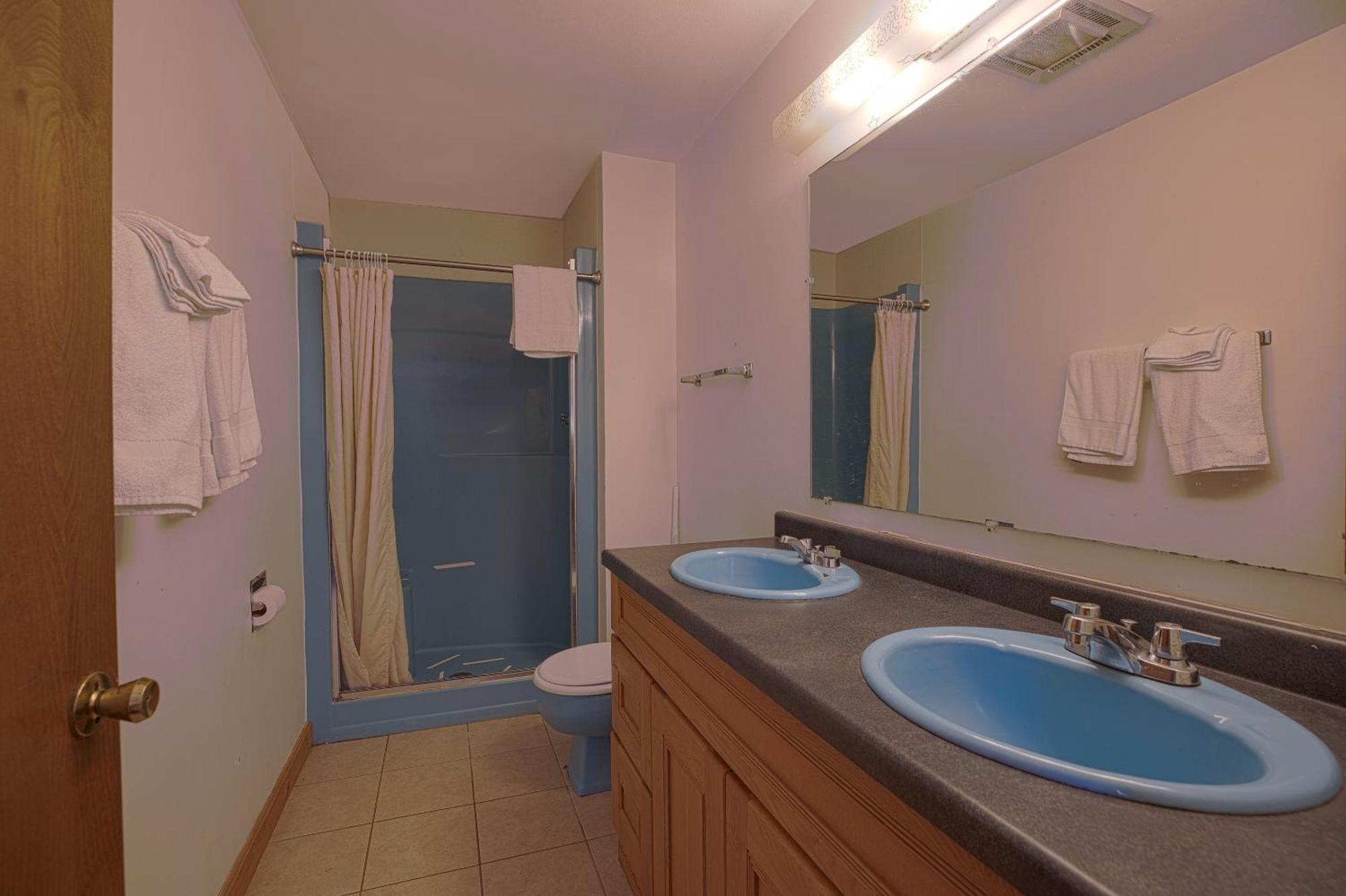 Premium 2 Full Bed Kitchenette