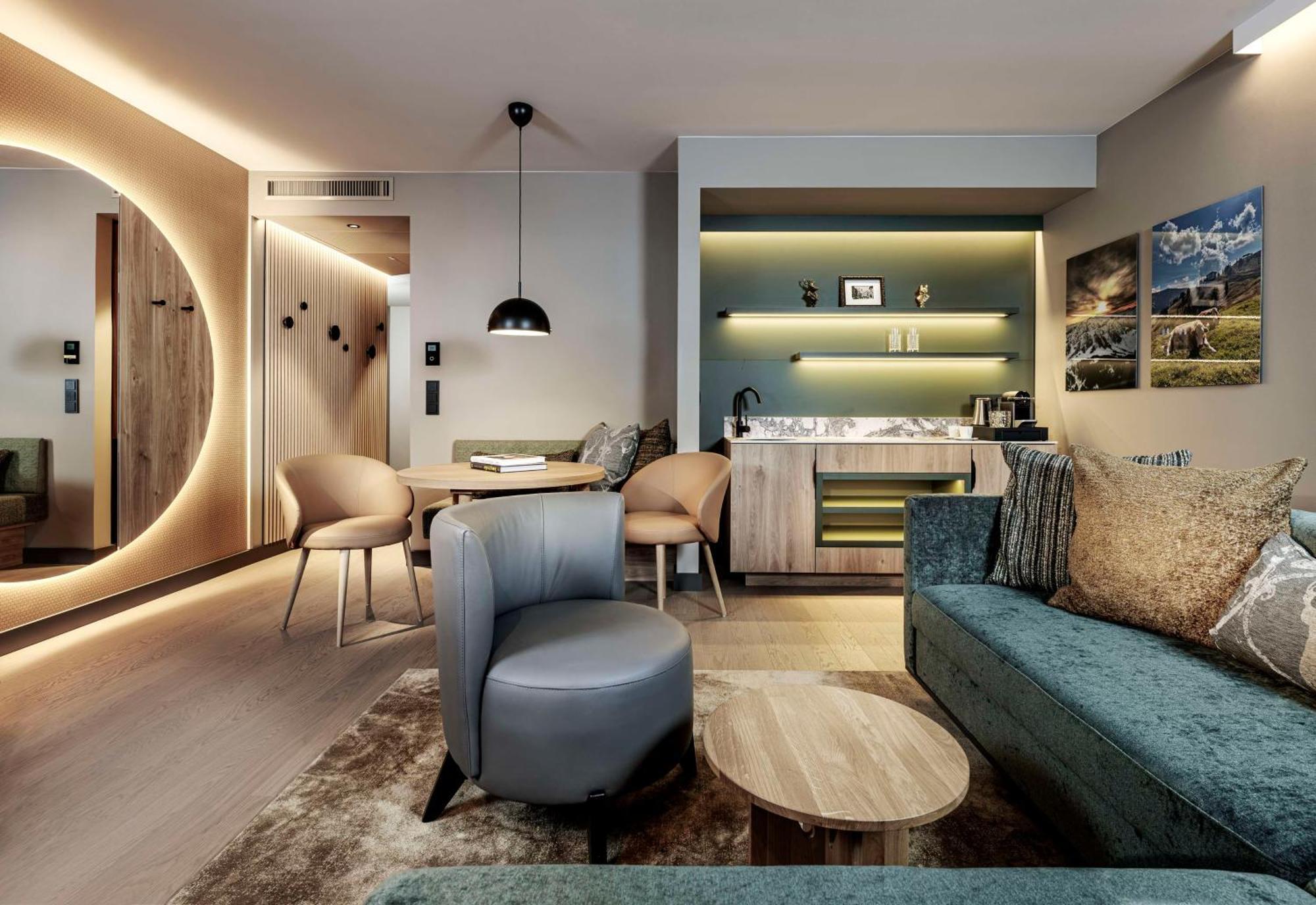 King One Bedroom Suite Alpine View