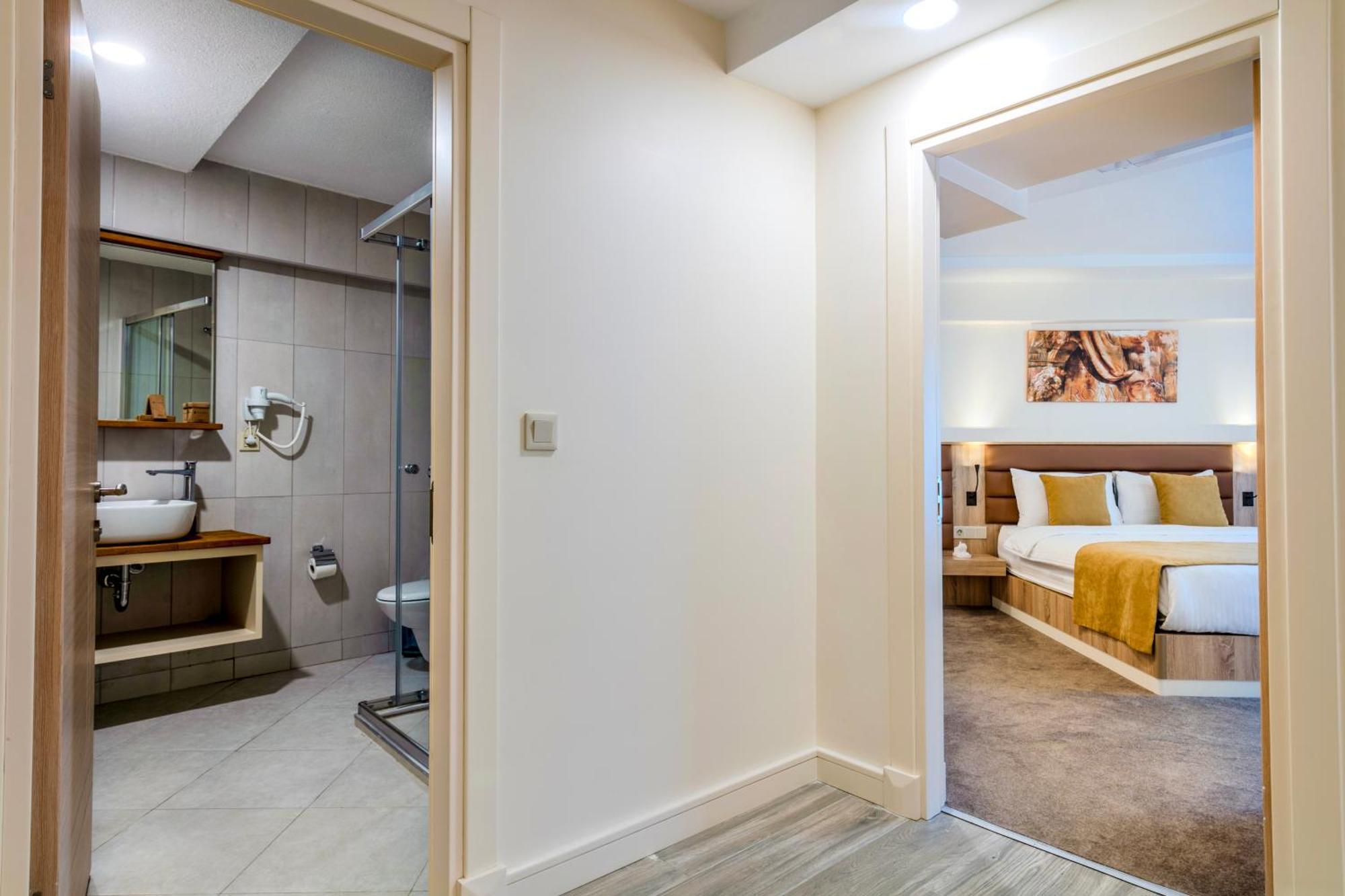 Queen Room,1659701737:JPEG