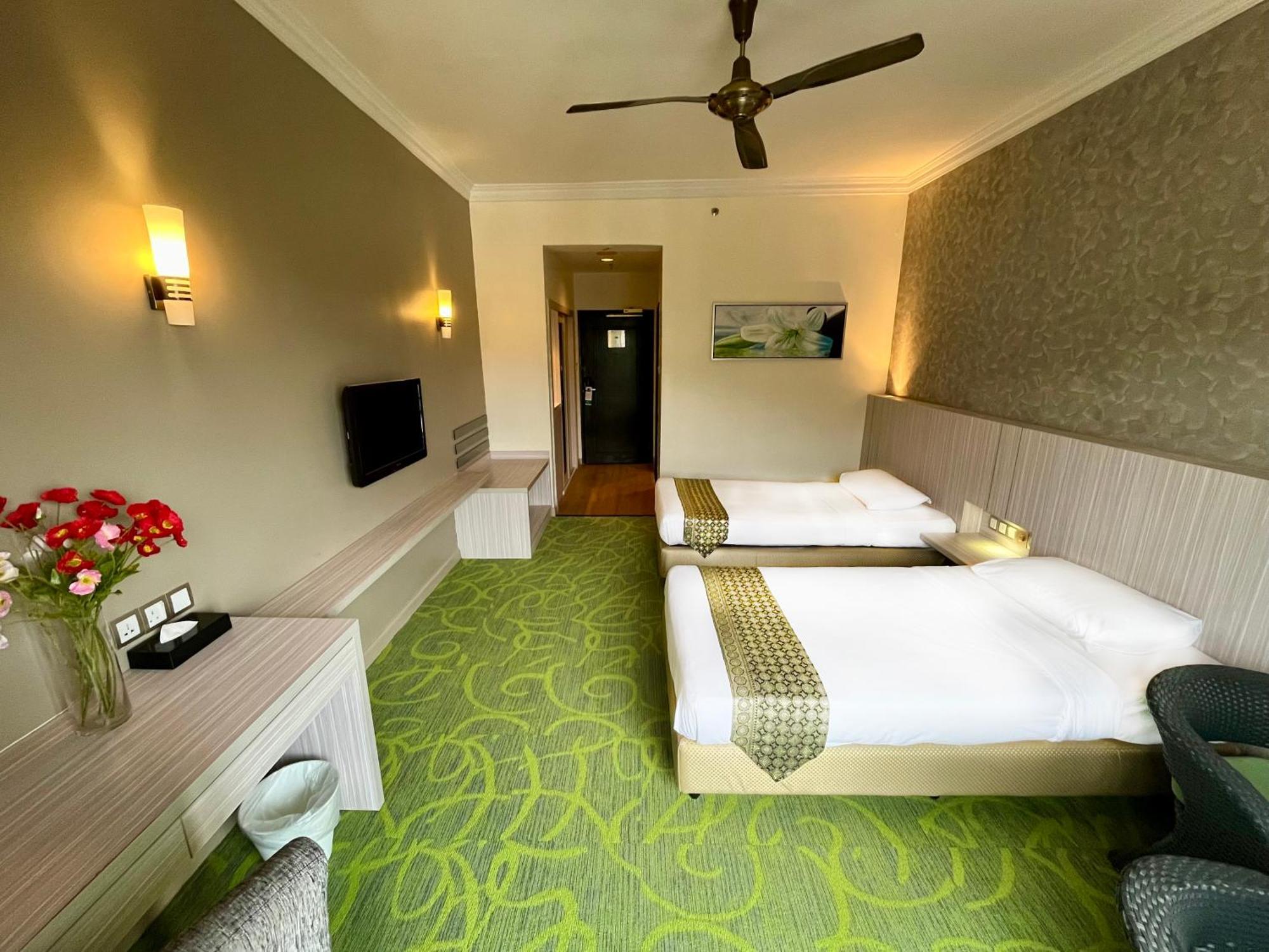 Deluxe Room with Two Single Beds
