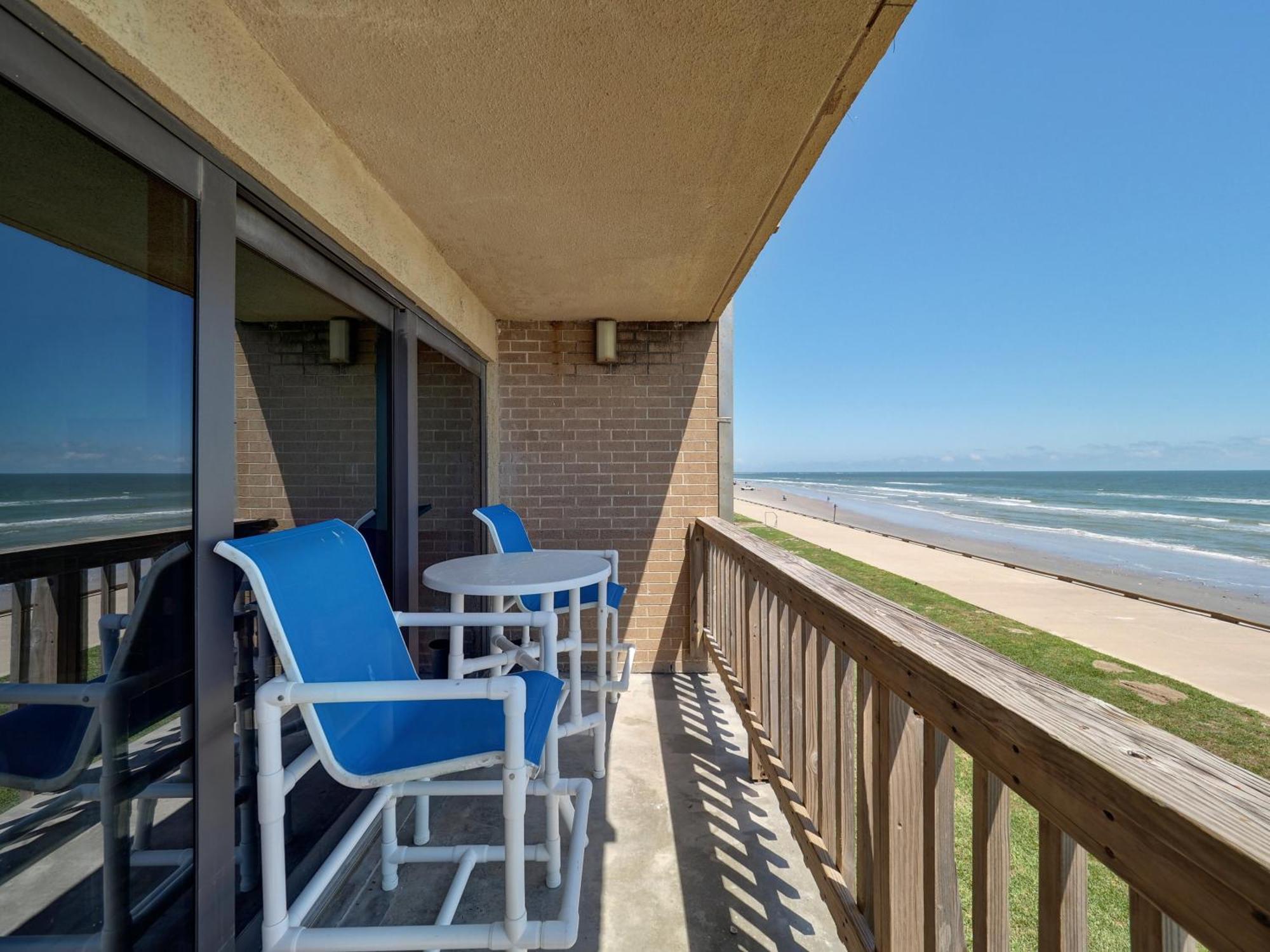 Apartamento de 2 habitaciones y 2 baños situado frente a la playa