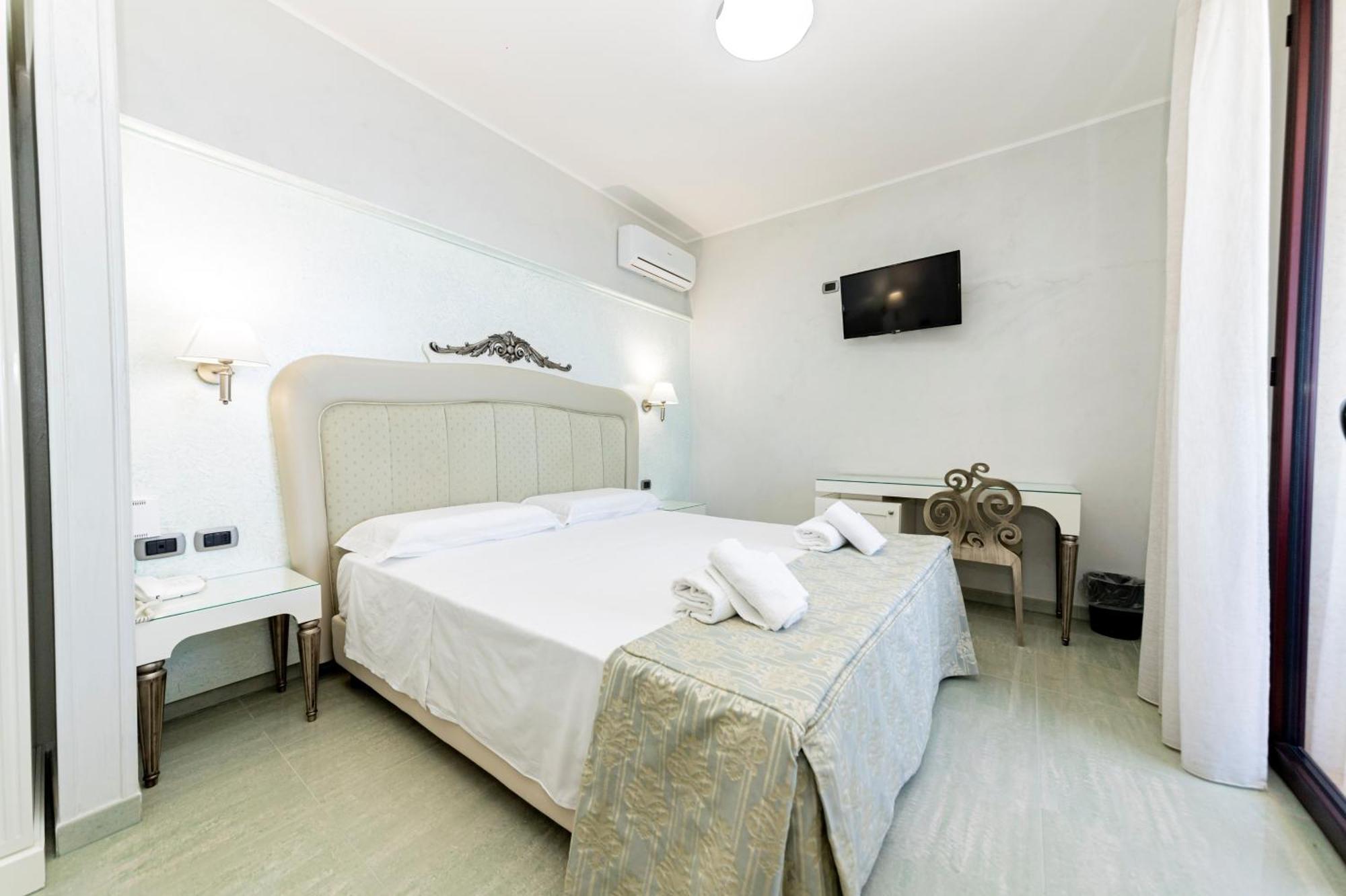 Superior Double Room Balcony Sea View