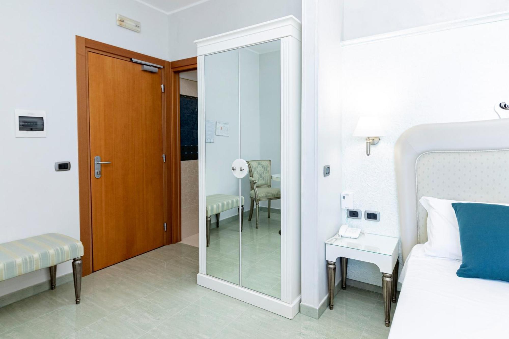 Superior Double Room Balcony Sea View