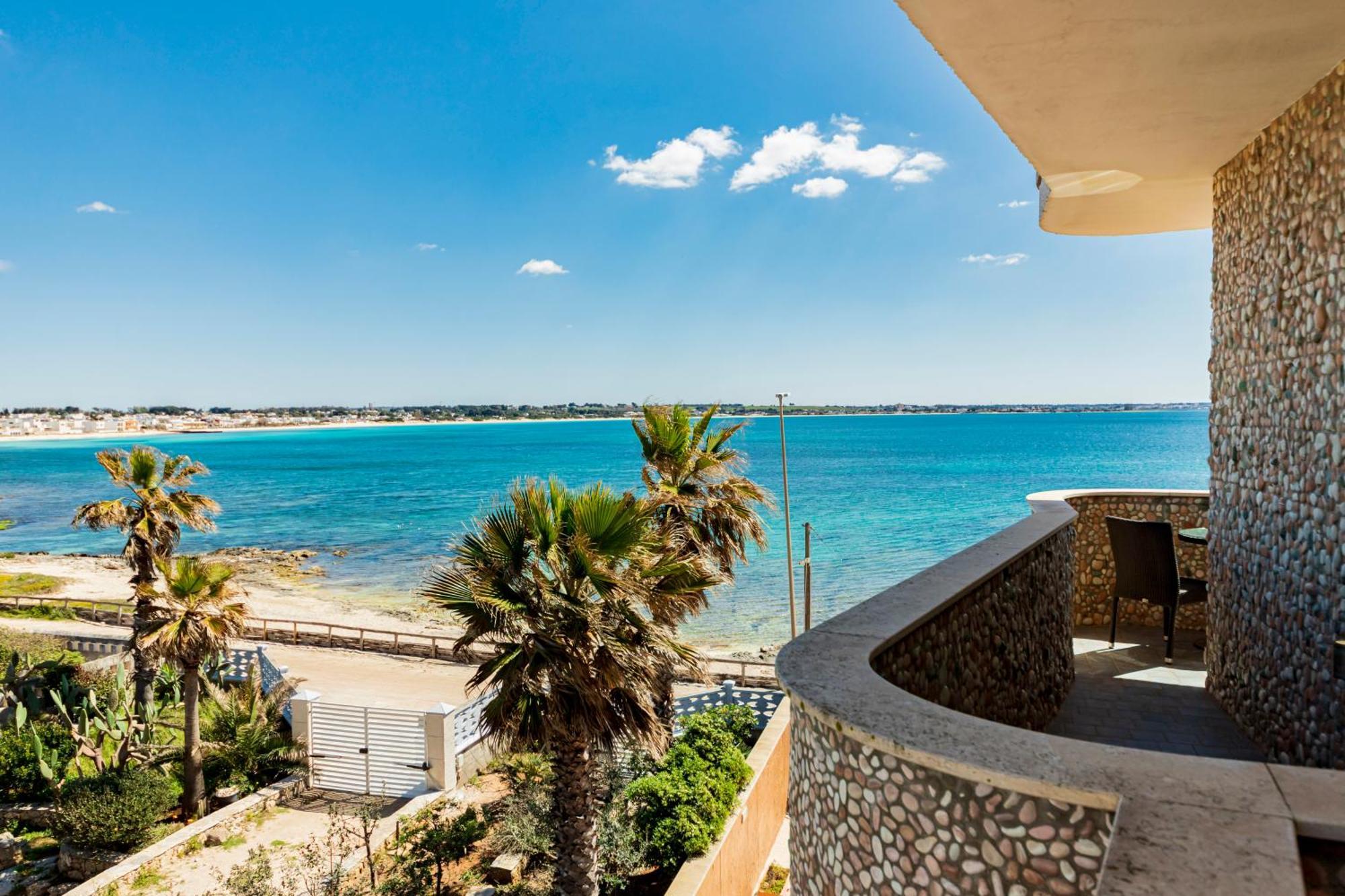 Deluxe Double Room with Side Sea View,1661128113:JPEG