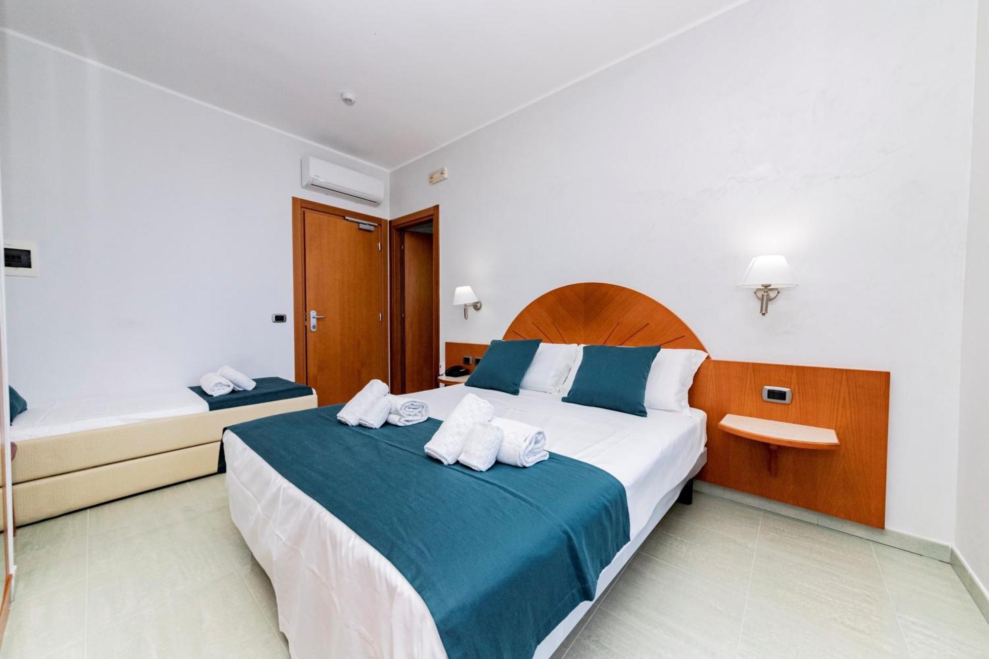 Triple Room Sea View