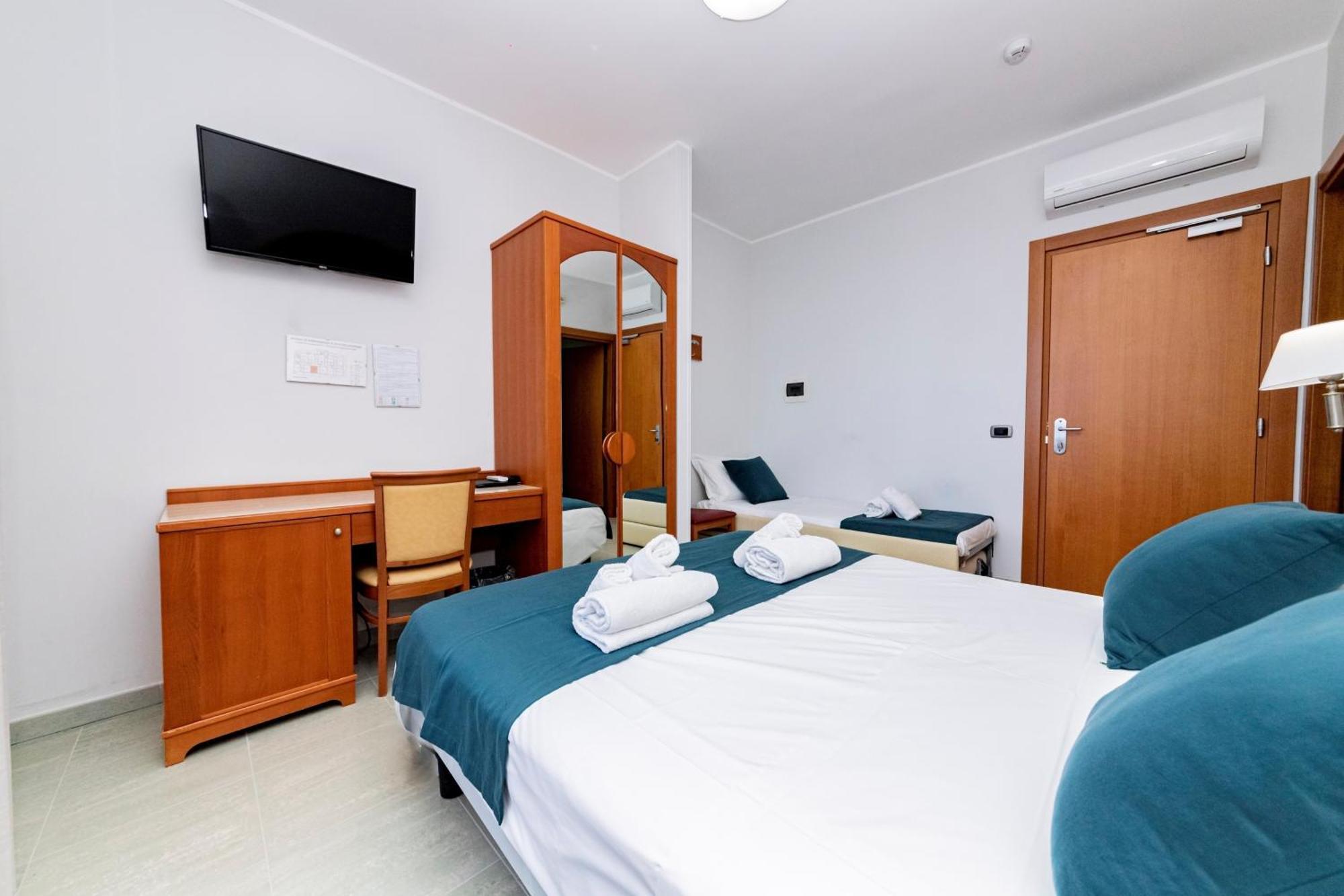 Triple Room Sea View