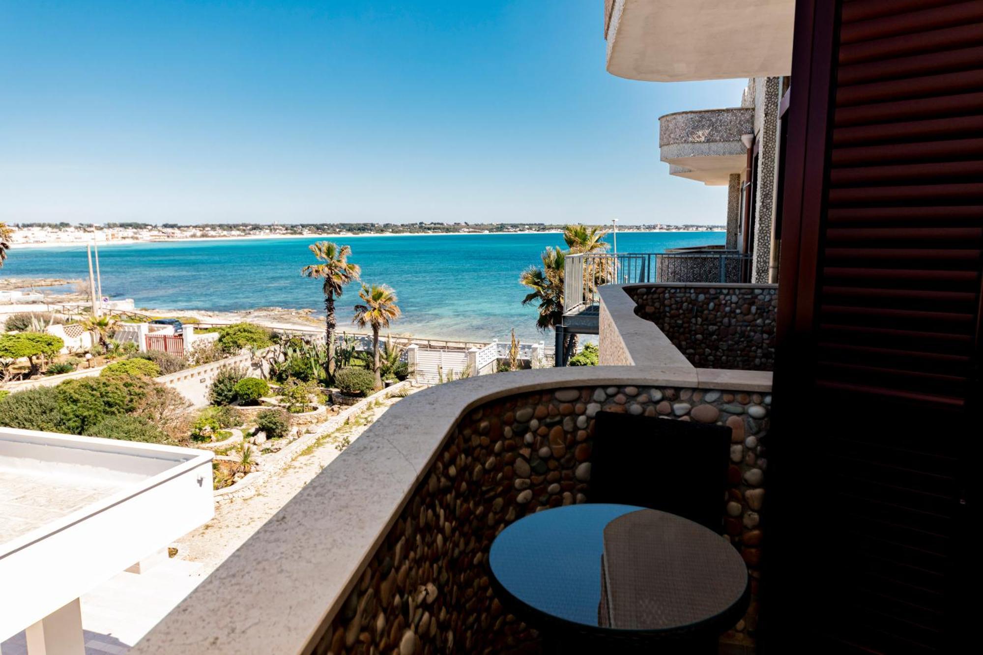 Deluxe Double Room Side Sea View