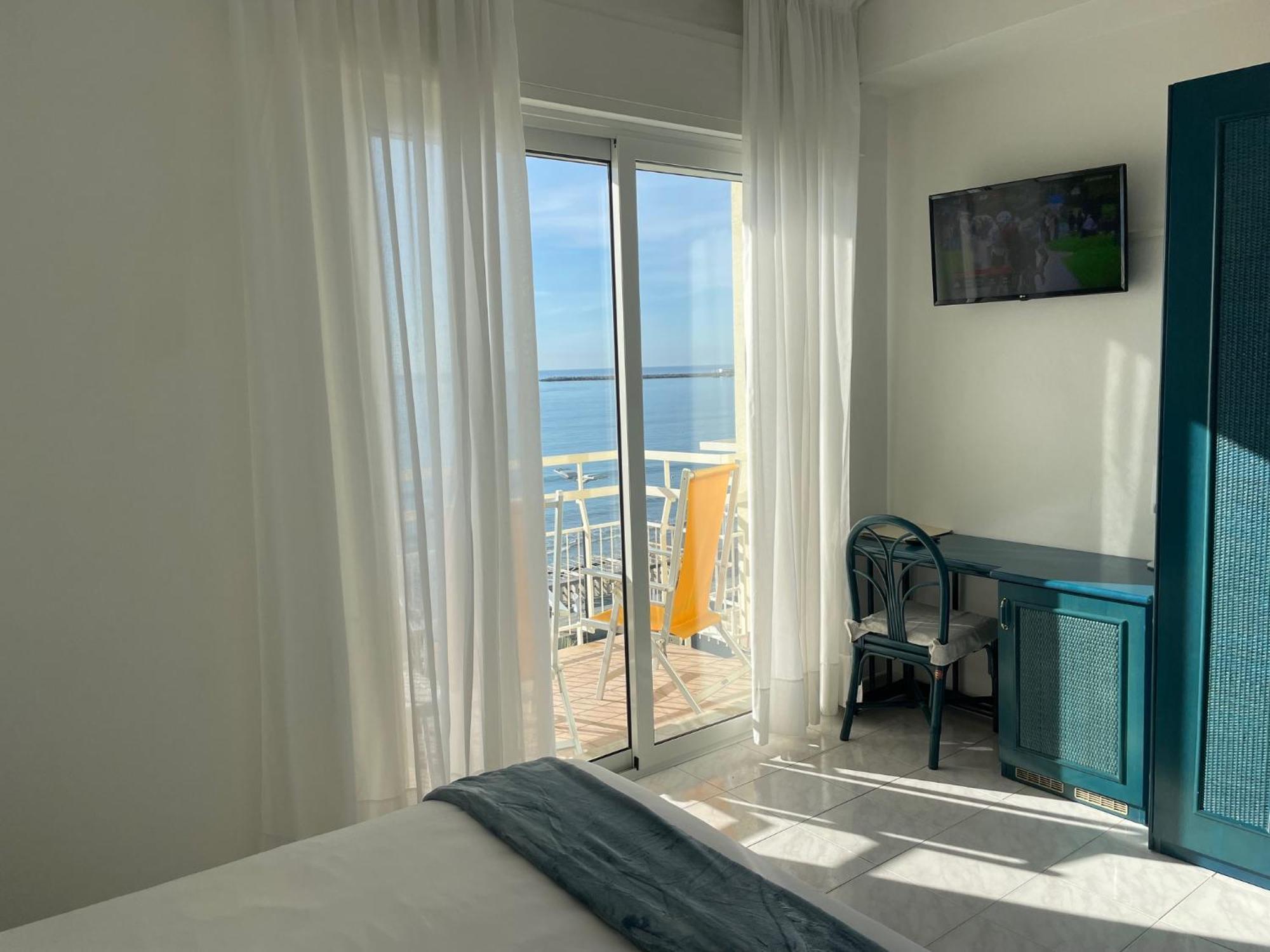 Superior Double or Twin Room Sea View