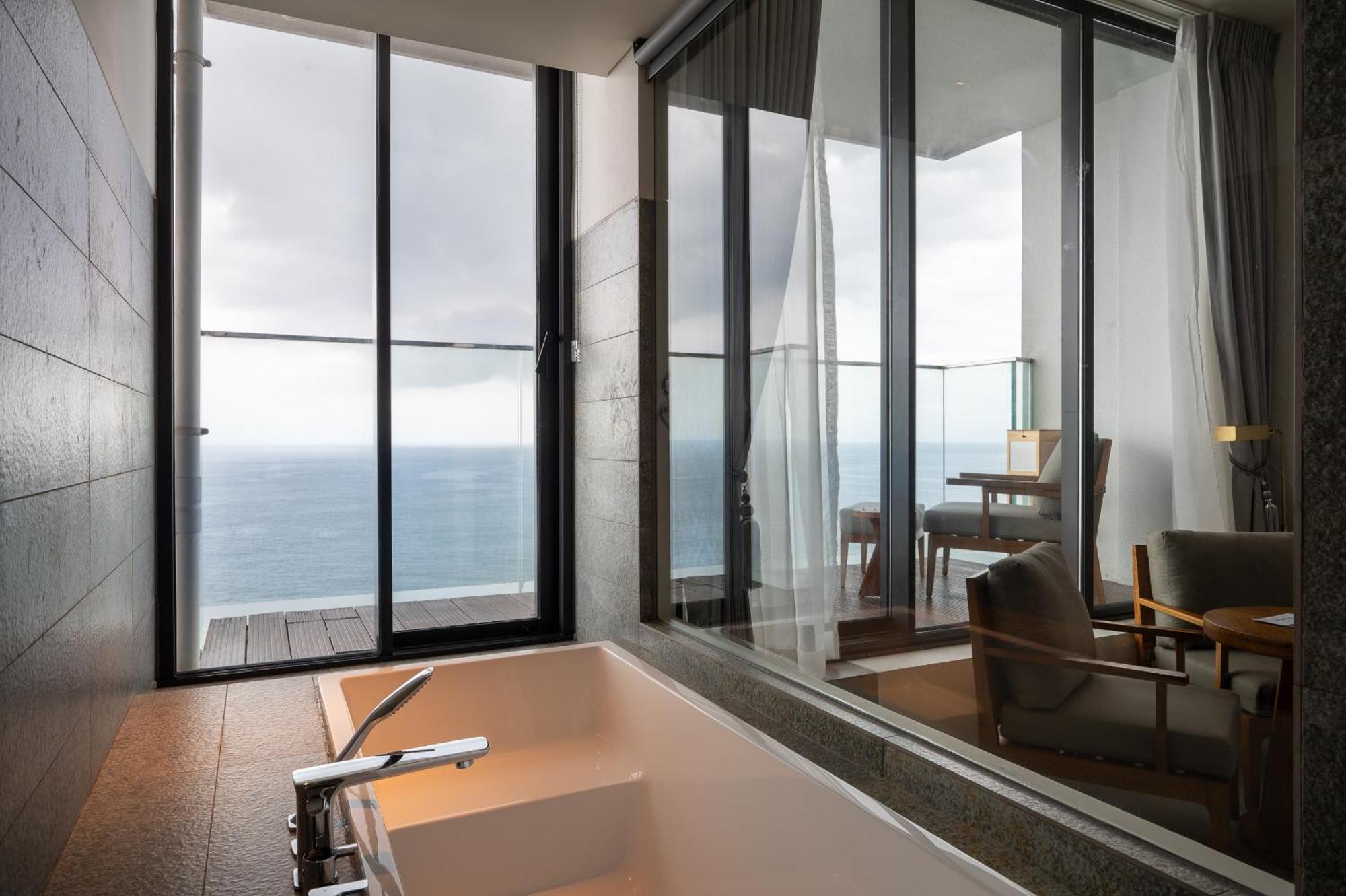 Premium Twin Sea View Room with Terrace