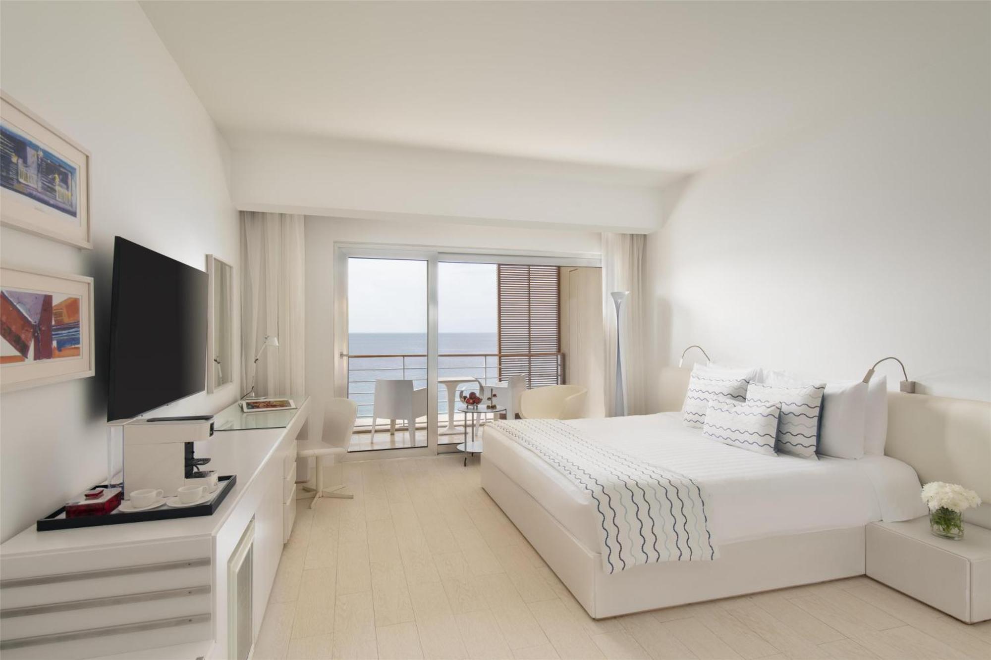 Sea View Premier Club Room King Bed