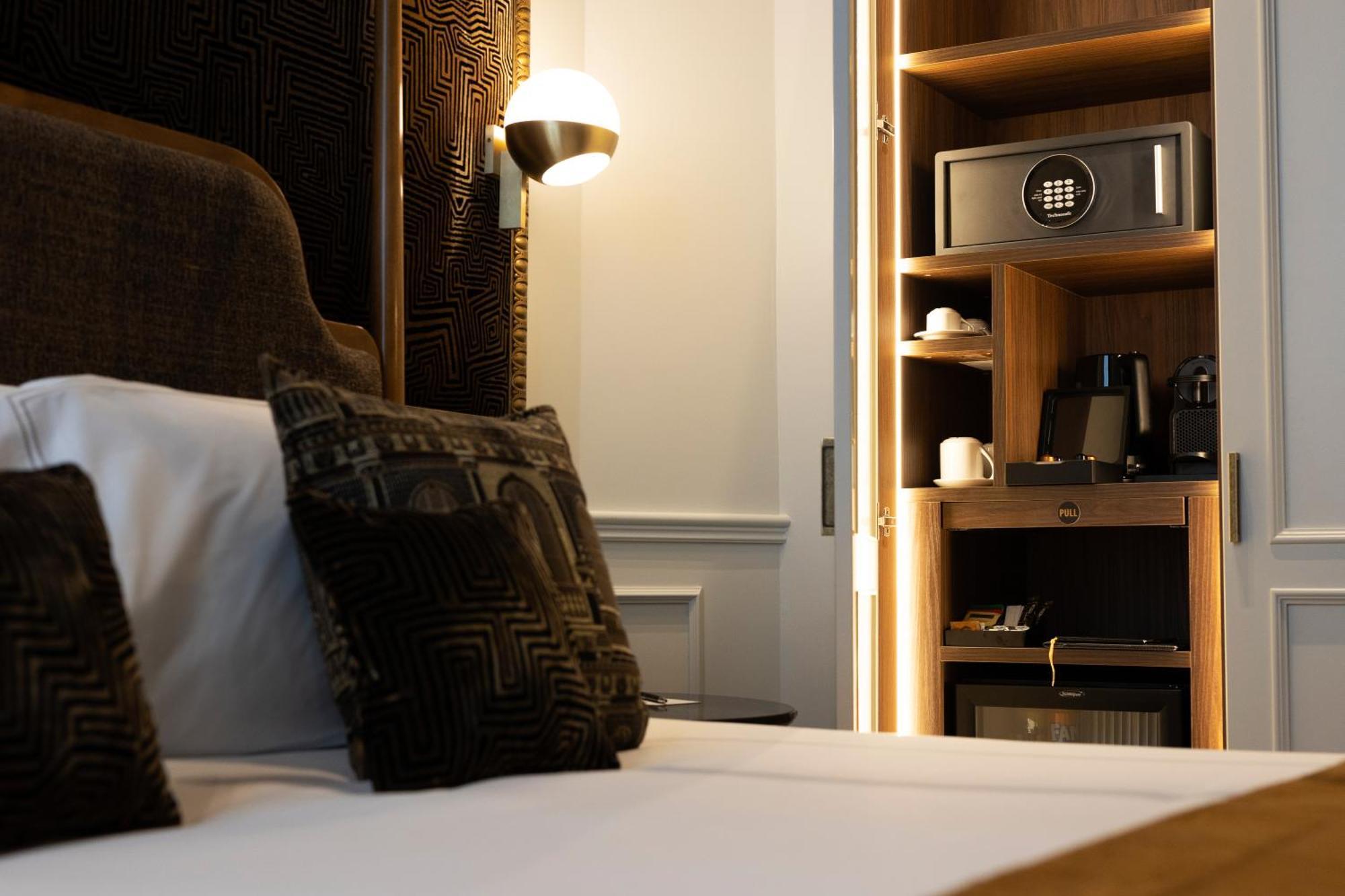 Executive Room