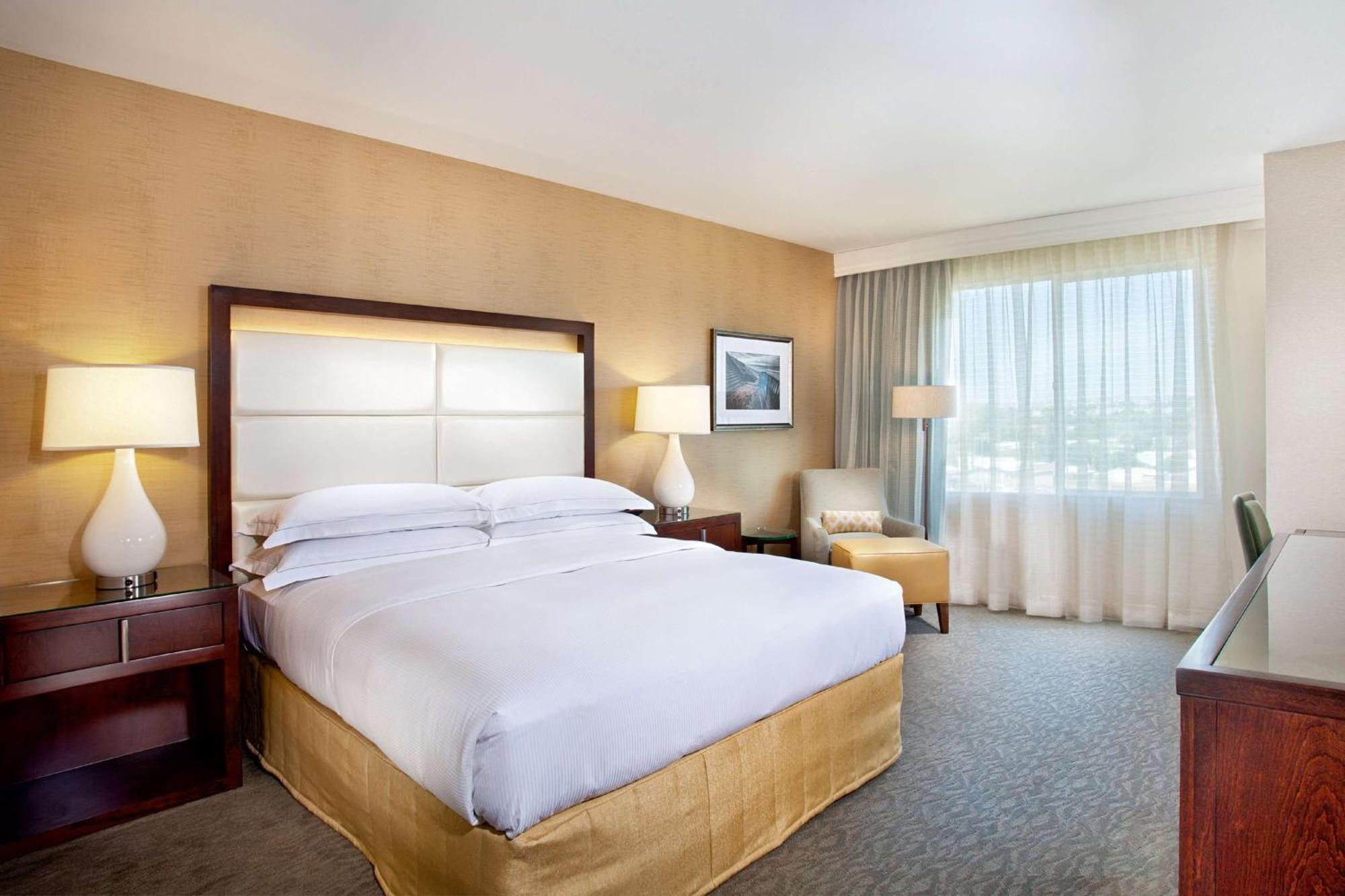 King Room,1552180261:JPEG