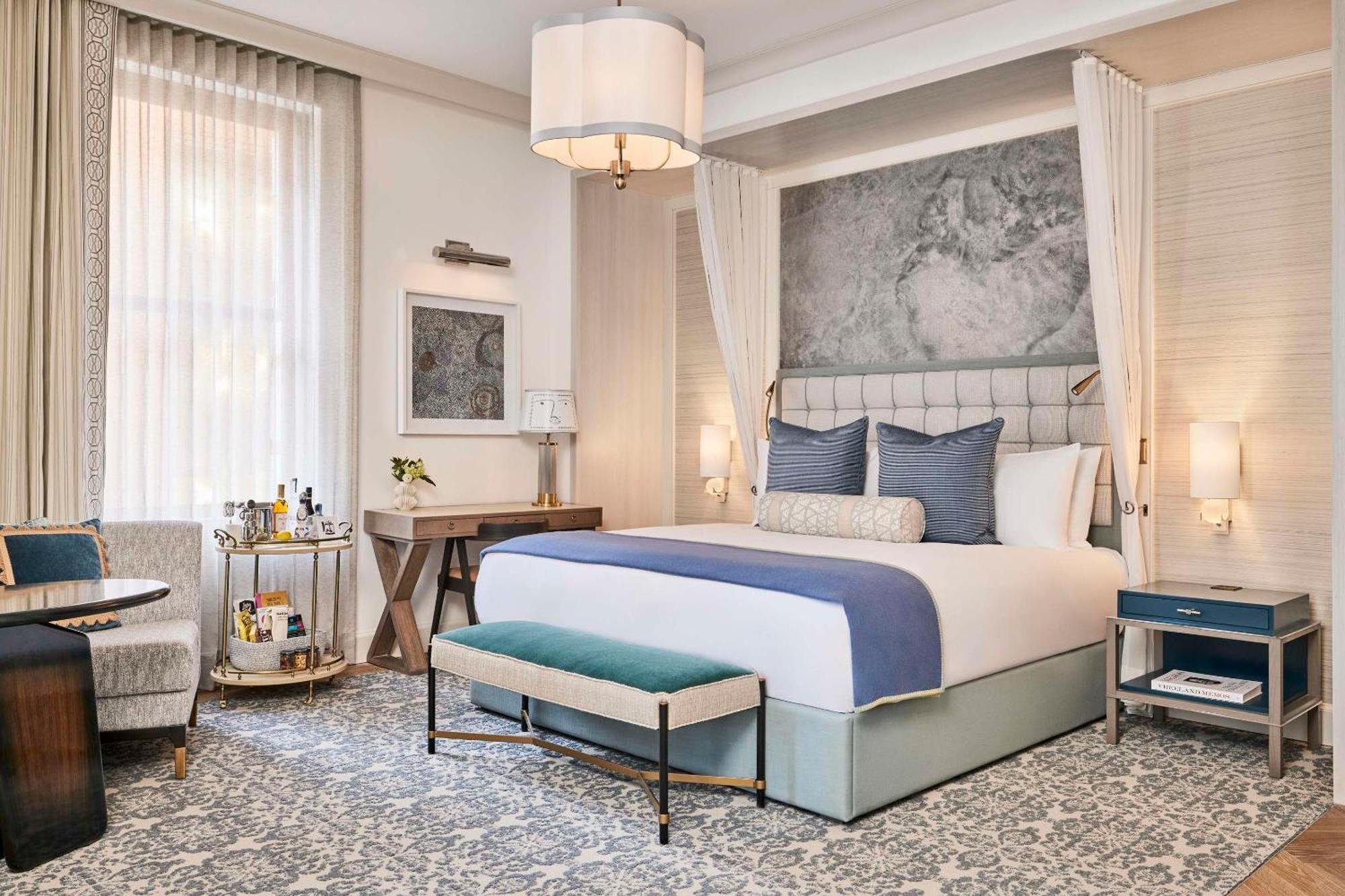 Carnegie Suite + Harbor King