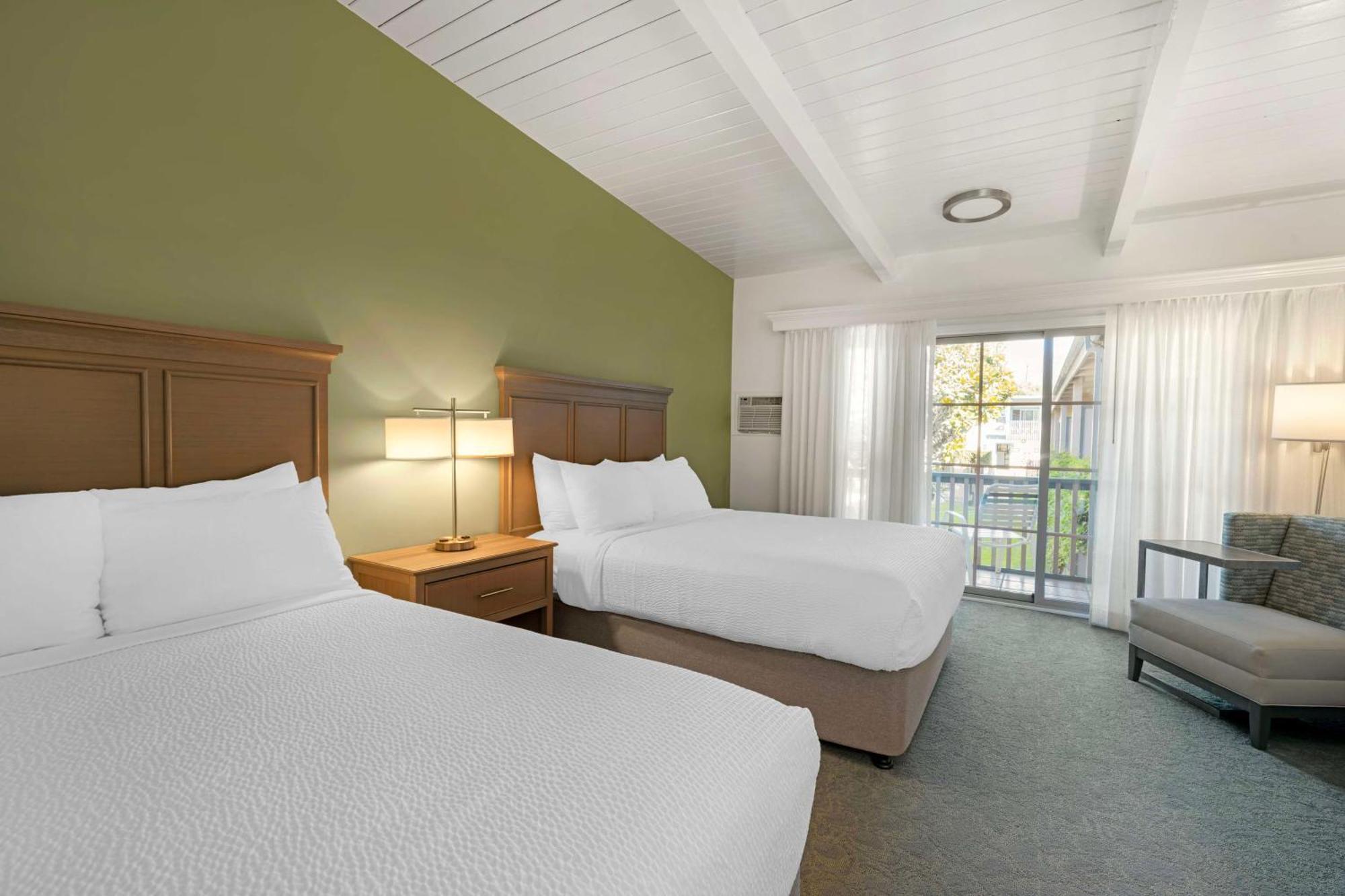 Double Room with Two Double Beds - Non Smoking,1670706024:JPEG